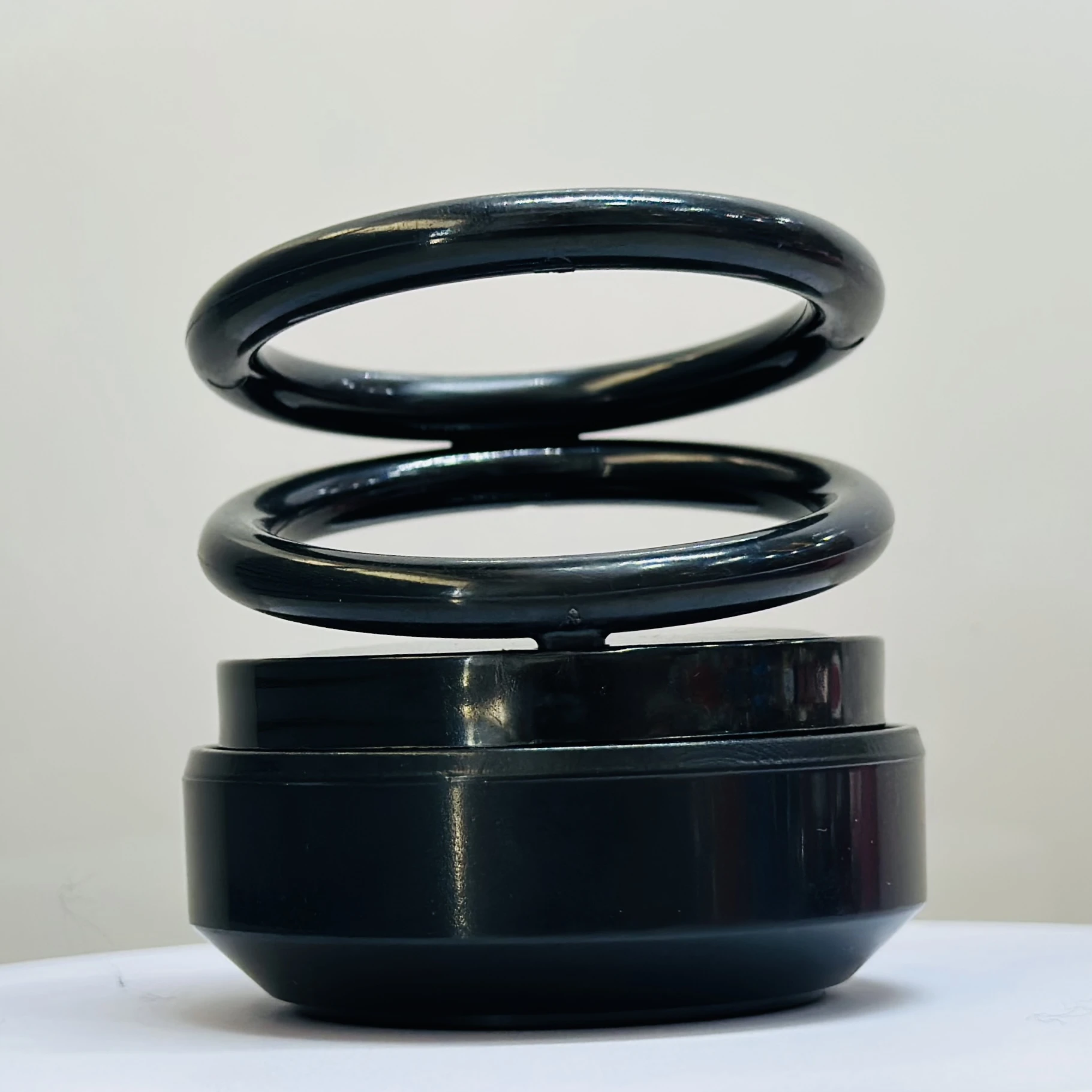 solar-powered, double-ring rotating car air freshener/perfume diffuser