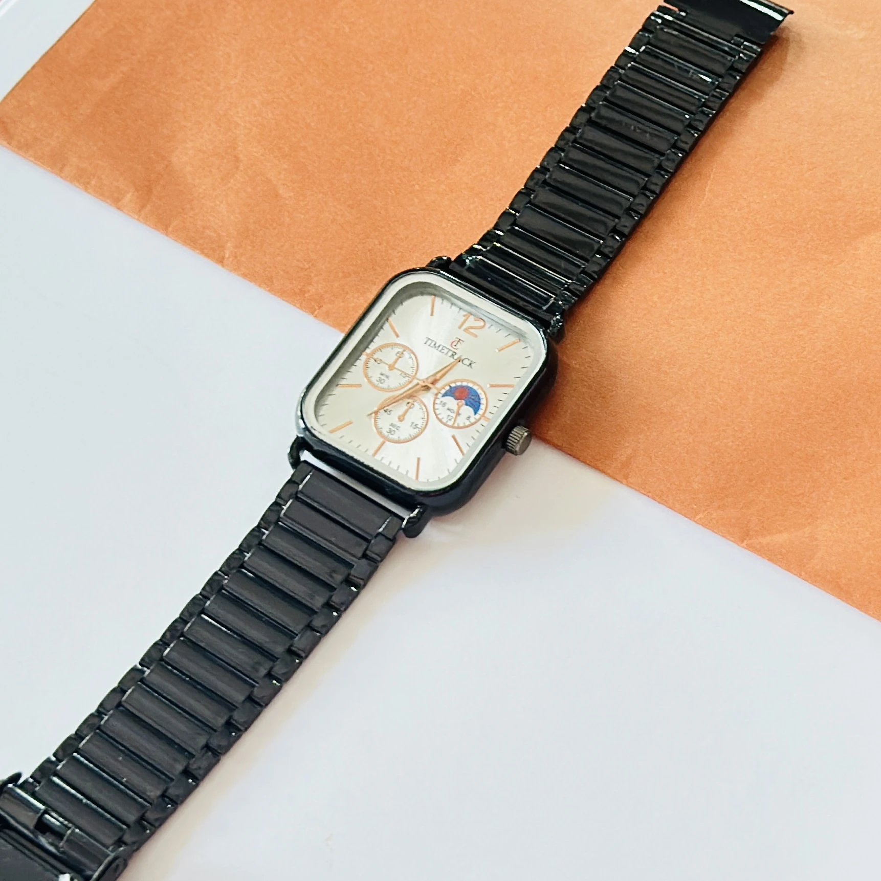 Black Analogue Watch