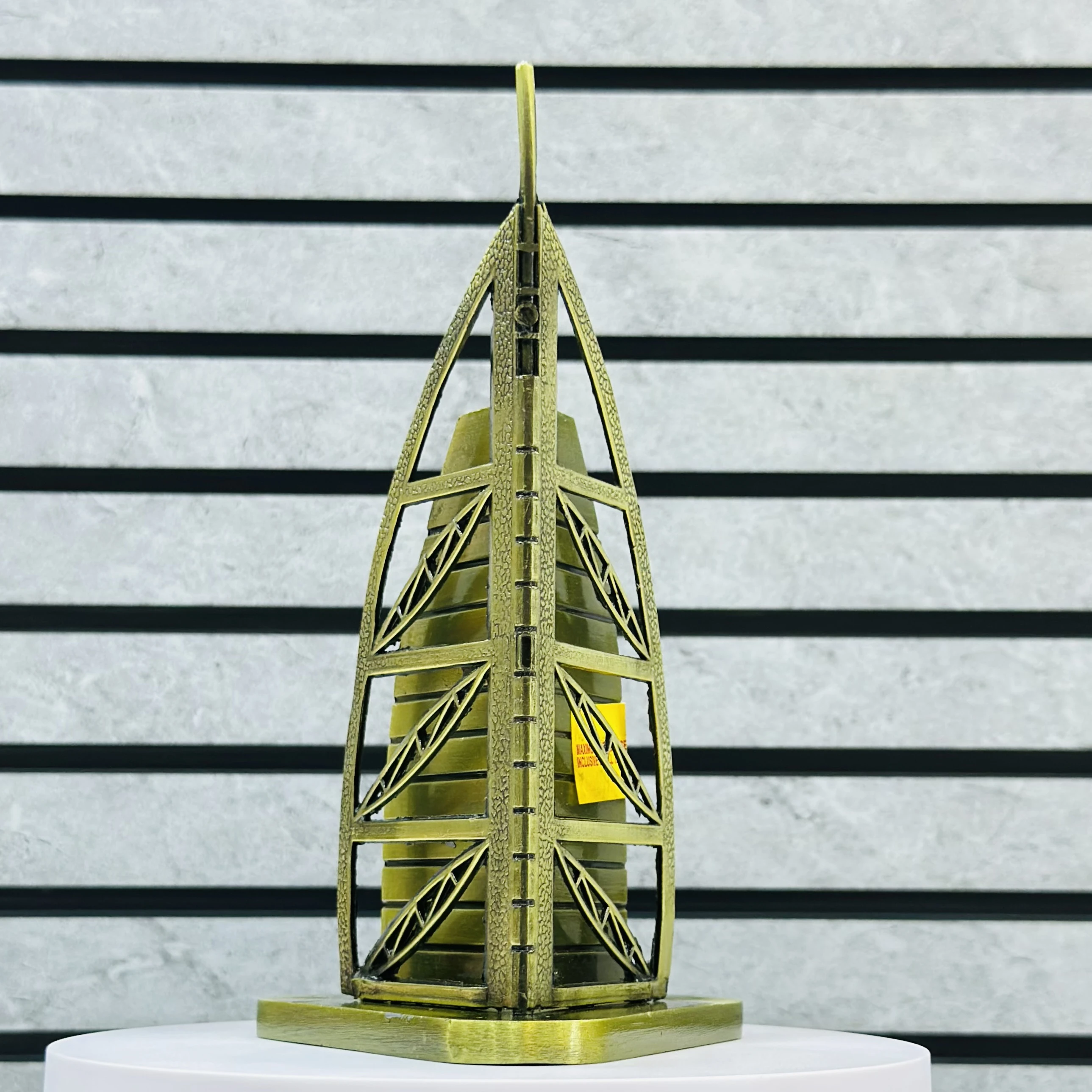 Model of the Burj Al Arab hotel in Dubai.(SKU-AMP4I9)