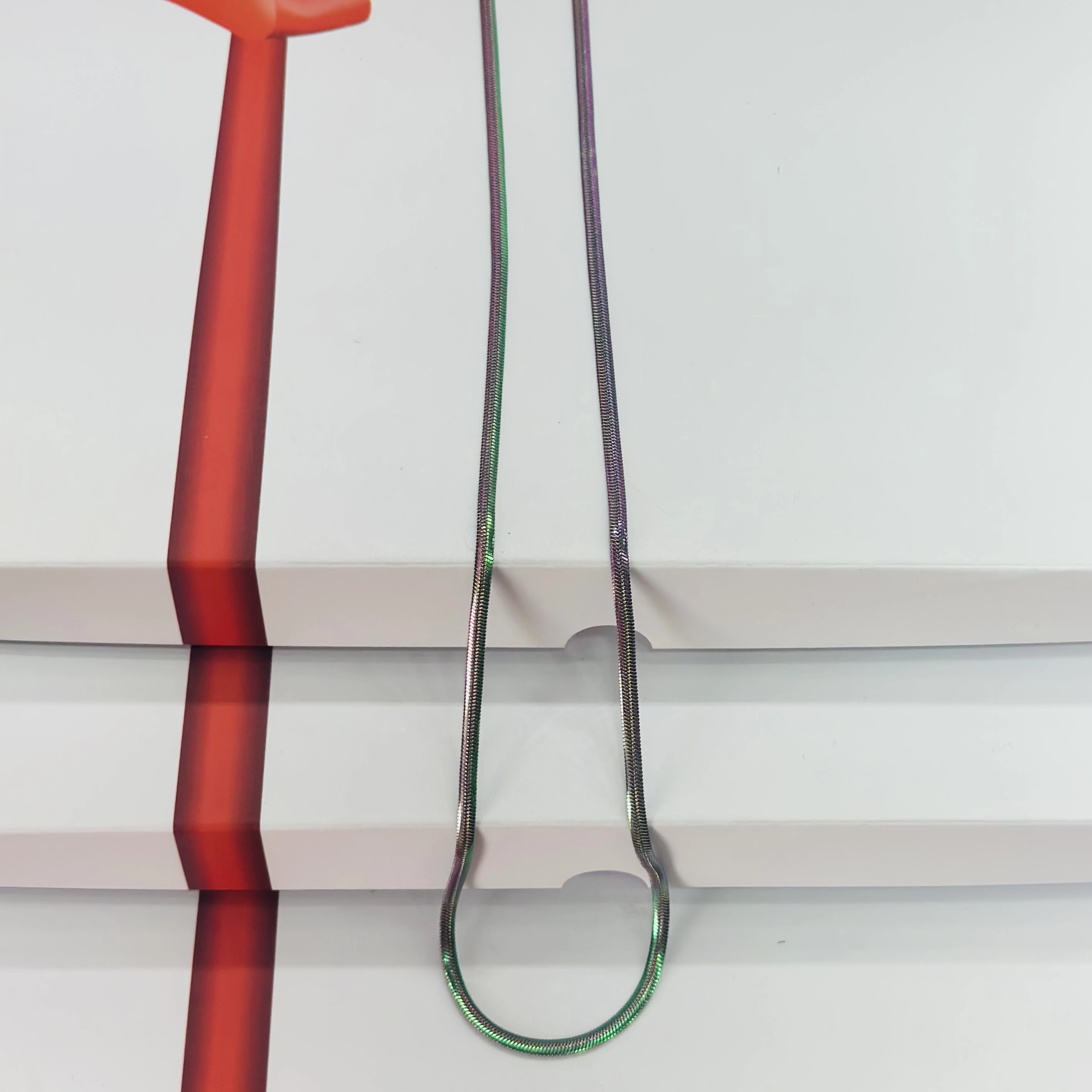 stainless steel multicolor shade link chain.