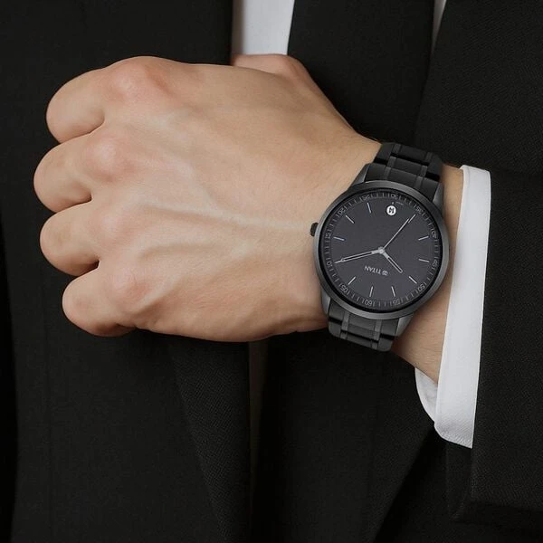 Titan Watch Model No. NT806NM01