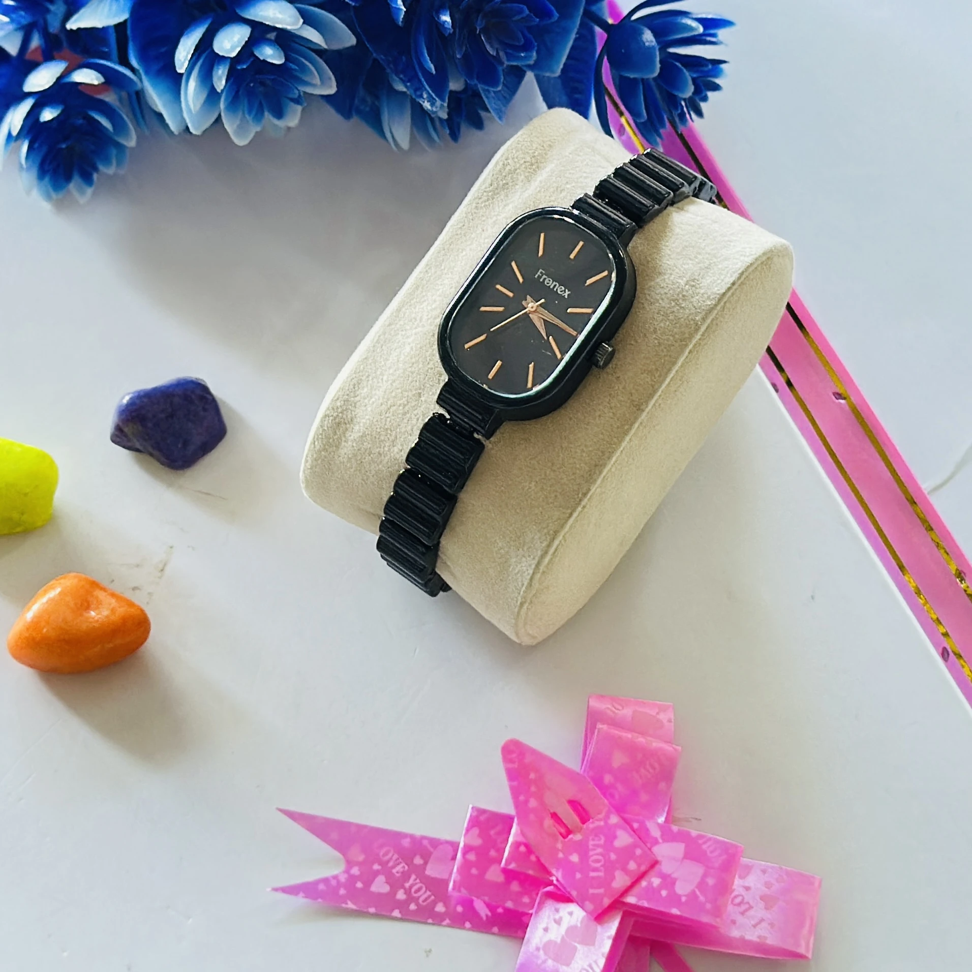 Amalsx brand analog wristwatch designed for women