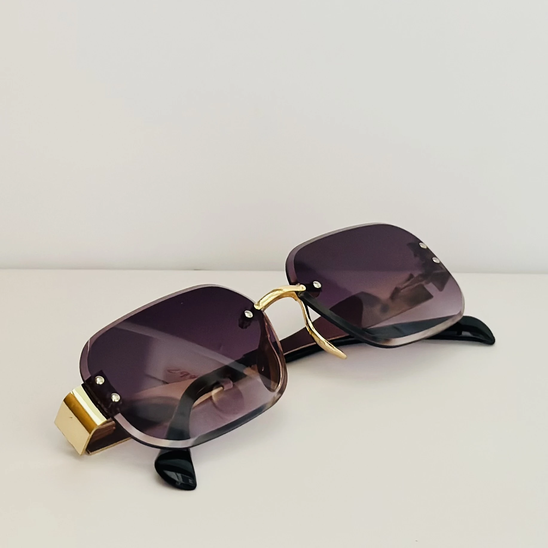 Rimless rectangular sunglasses