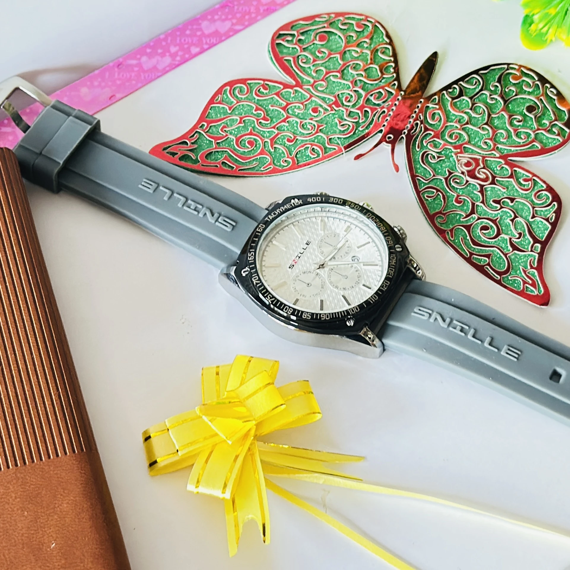 Snille brand analog wristwatch
