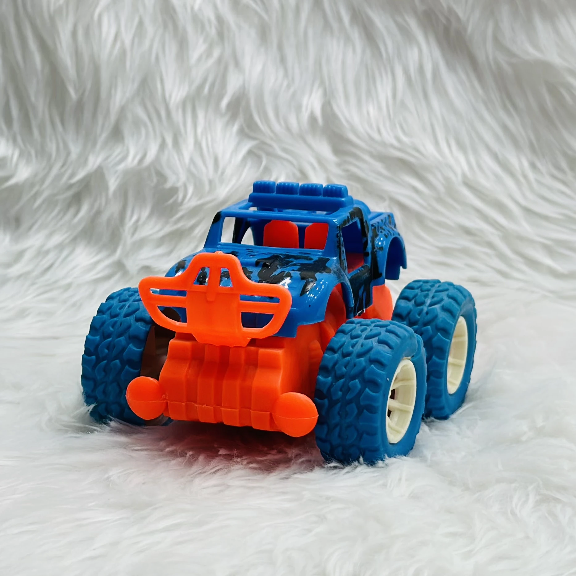 Jetoyni Monster Truck toy