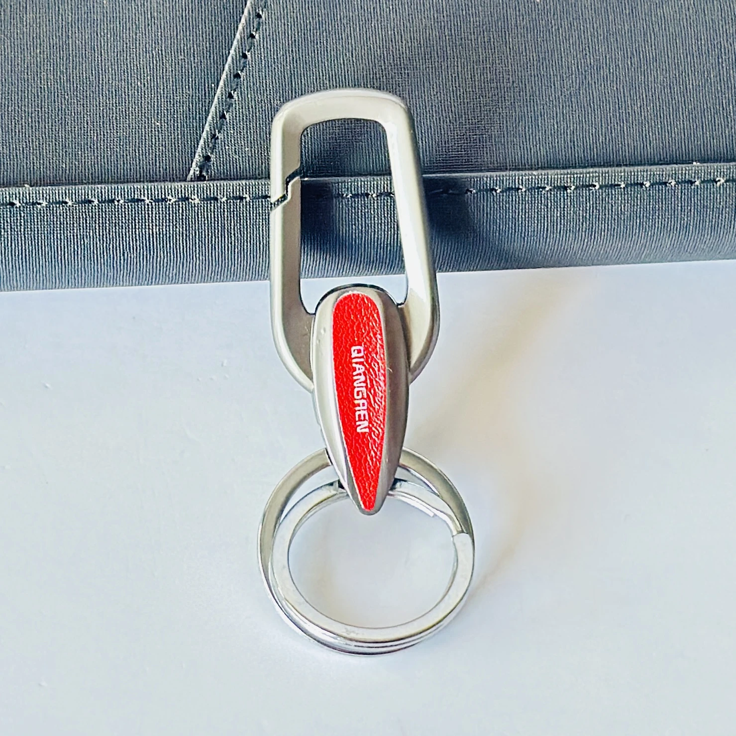 carabiner-style metal keychain,