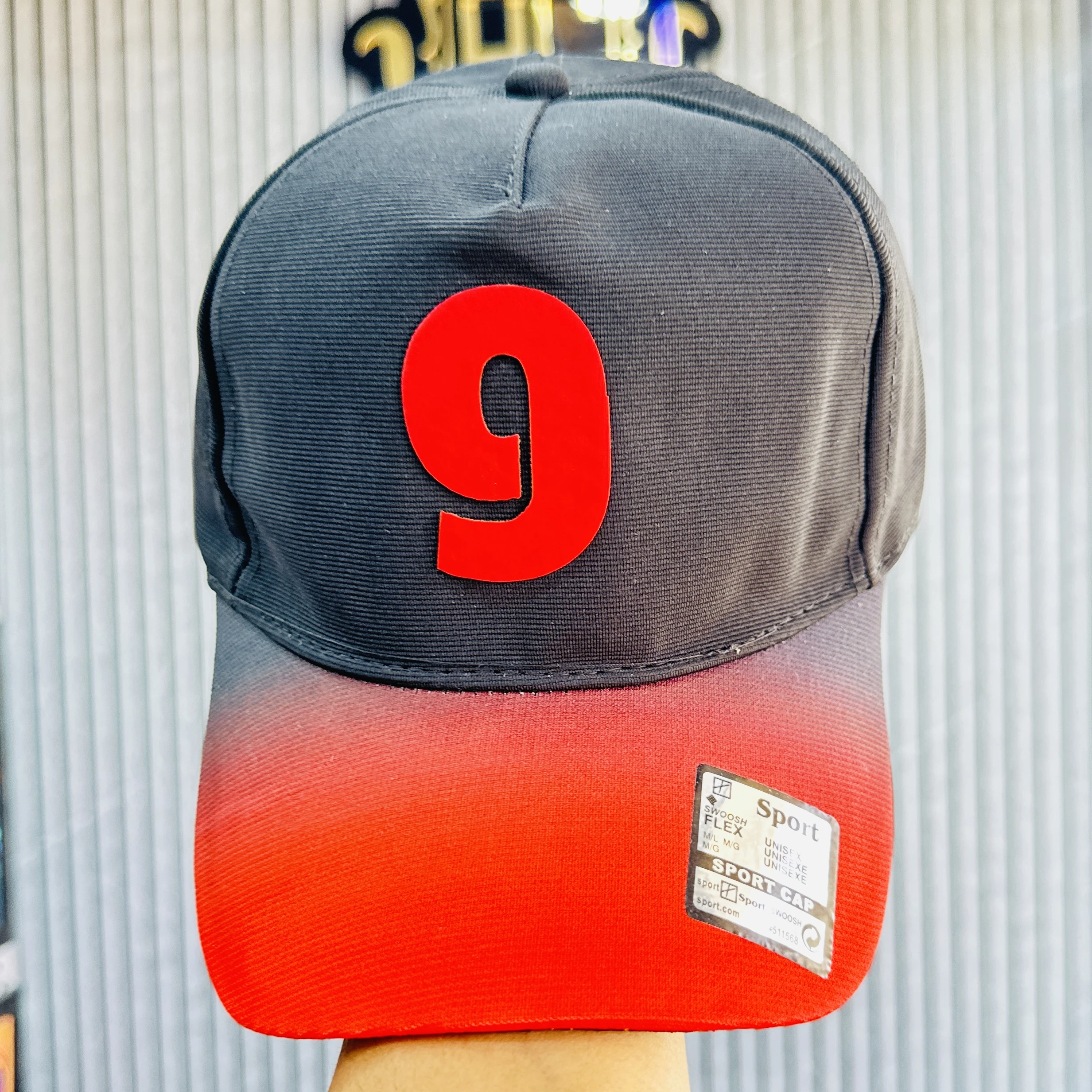 unisex black and red sports cap