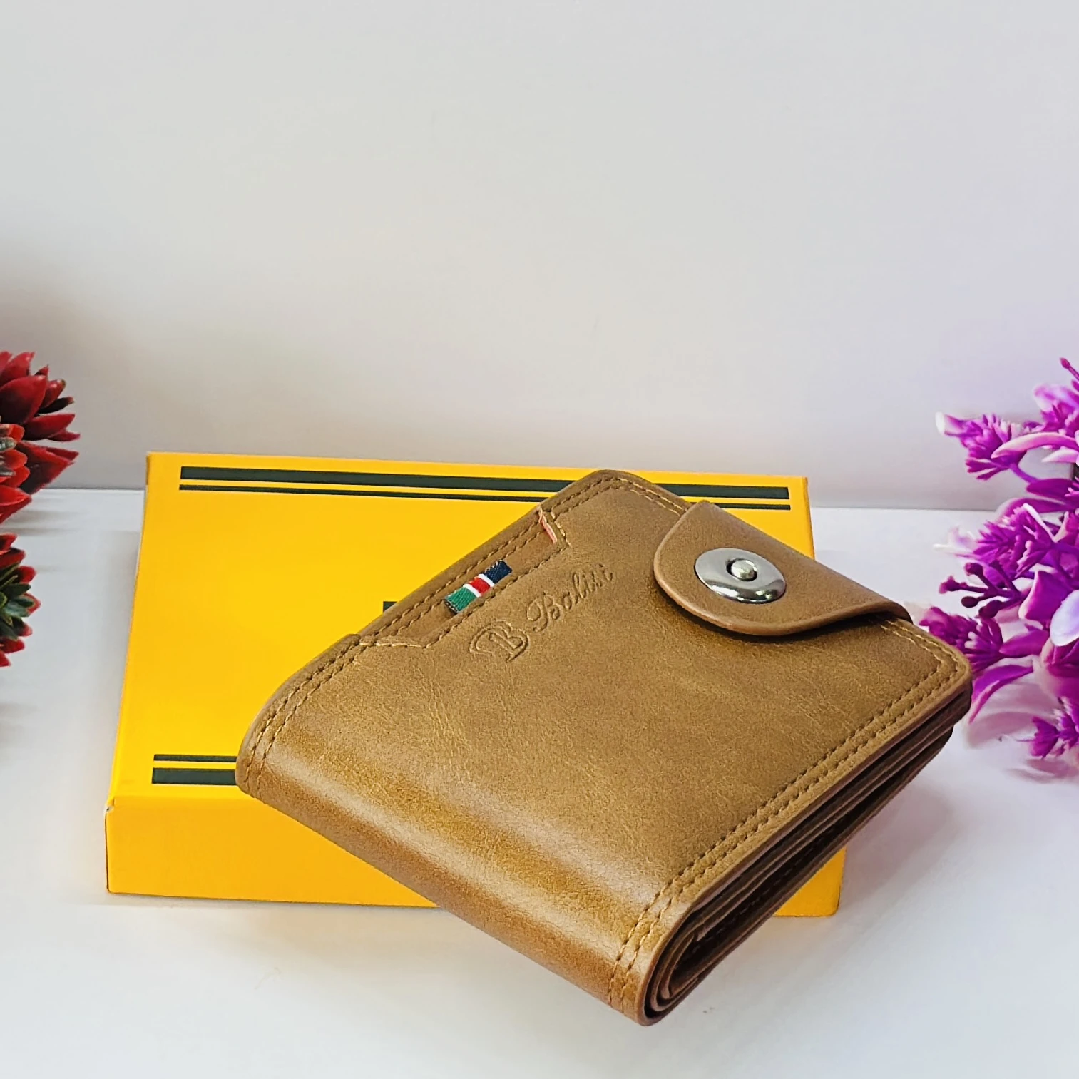 Brown artificial leather Balisi trendy fashion wallet for men.
