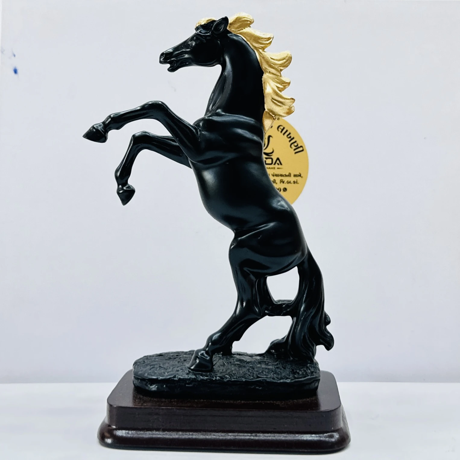 Black and gold polyresin horse statue showpiece