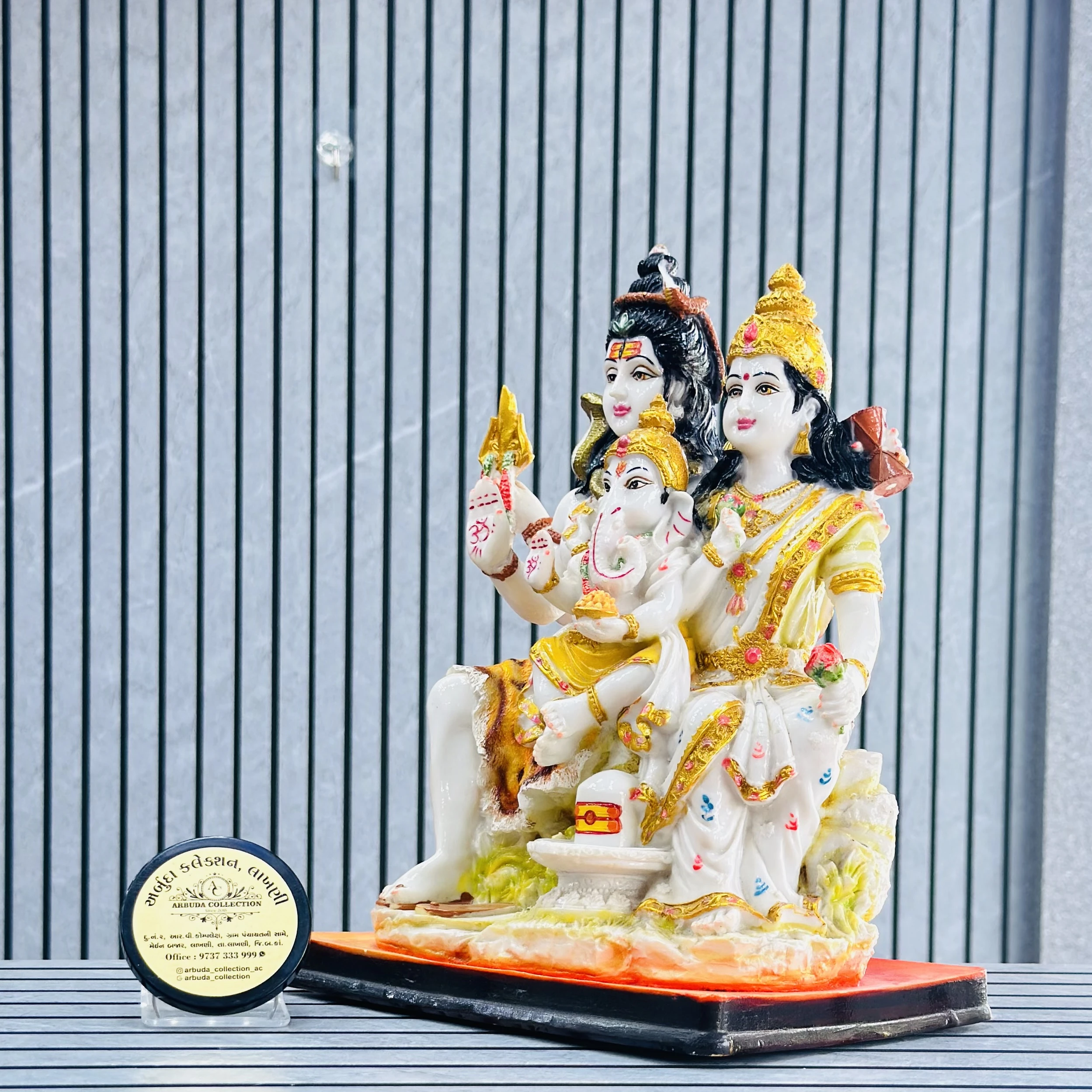 Shiv family marble look