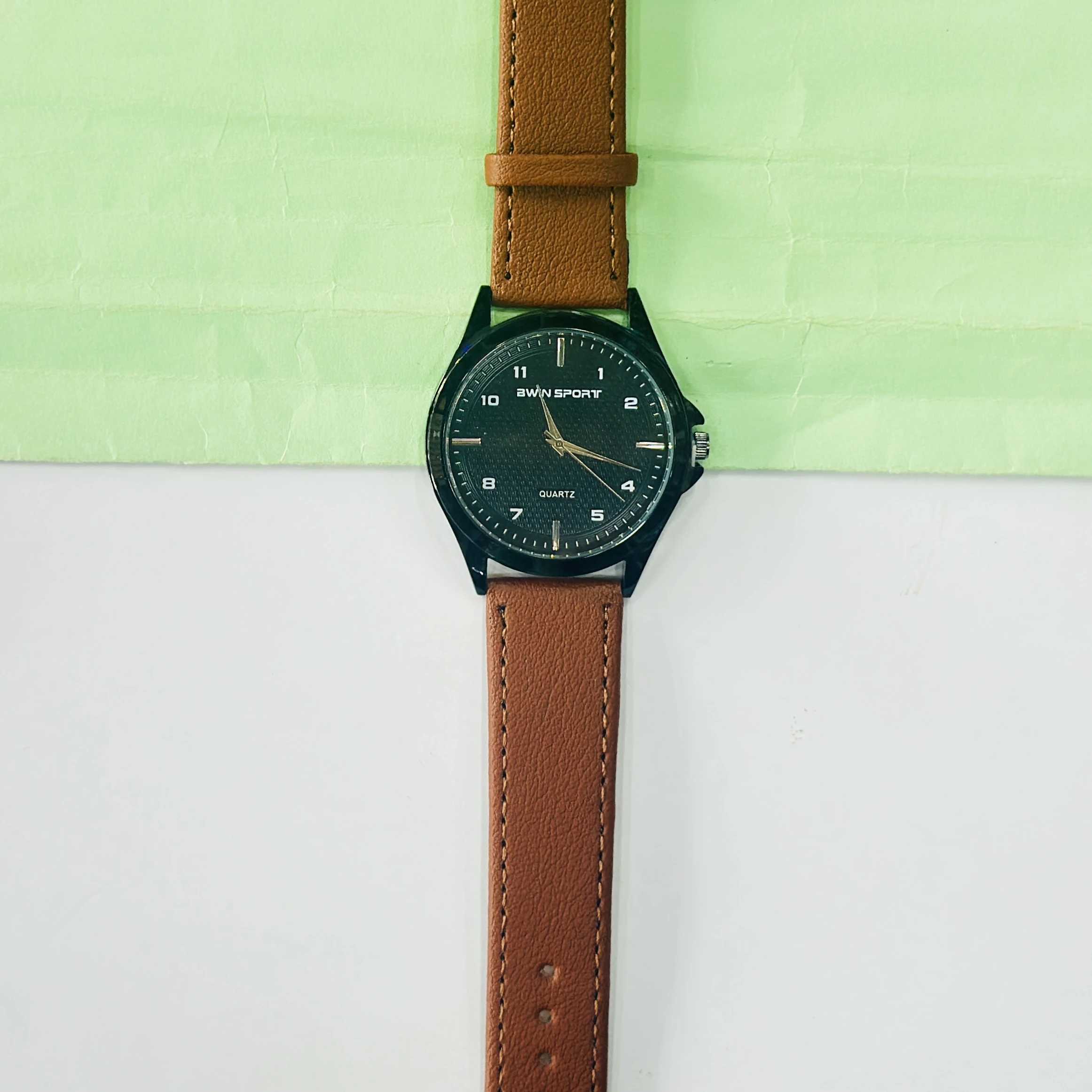 appears to be a generic or brand-specific quartz analog watch.