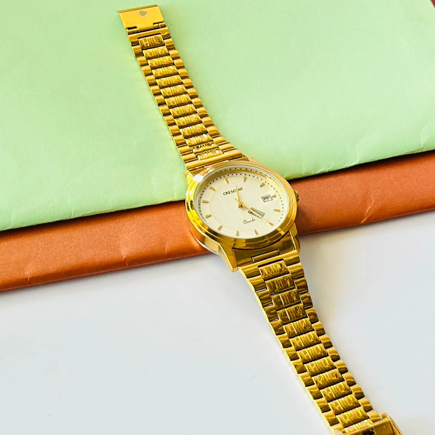 Gold plated design wrist watch