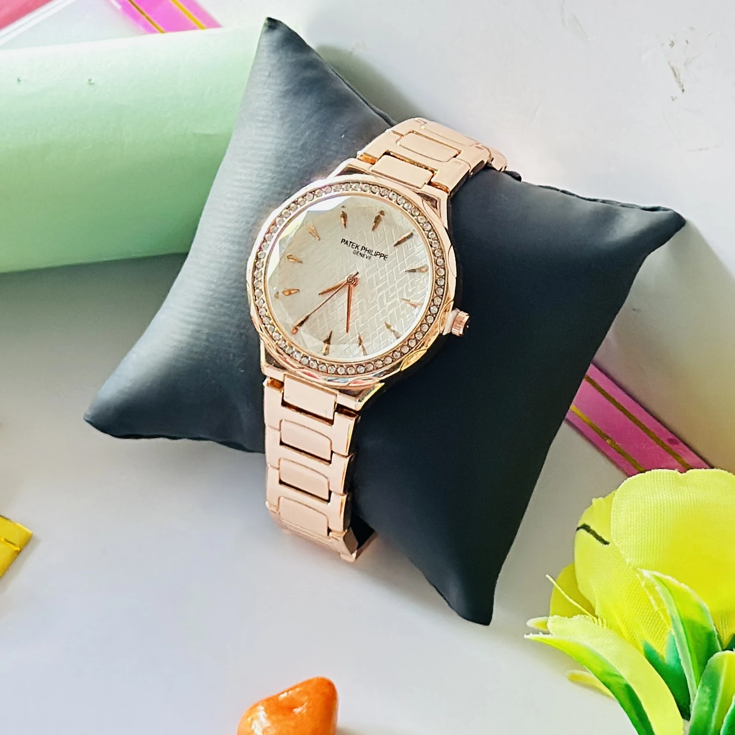 Analogue watch for girls
