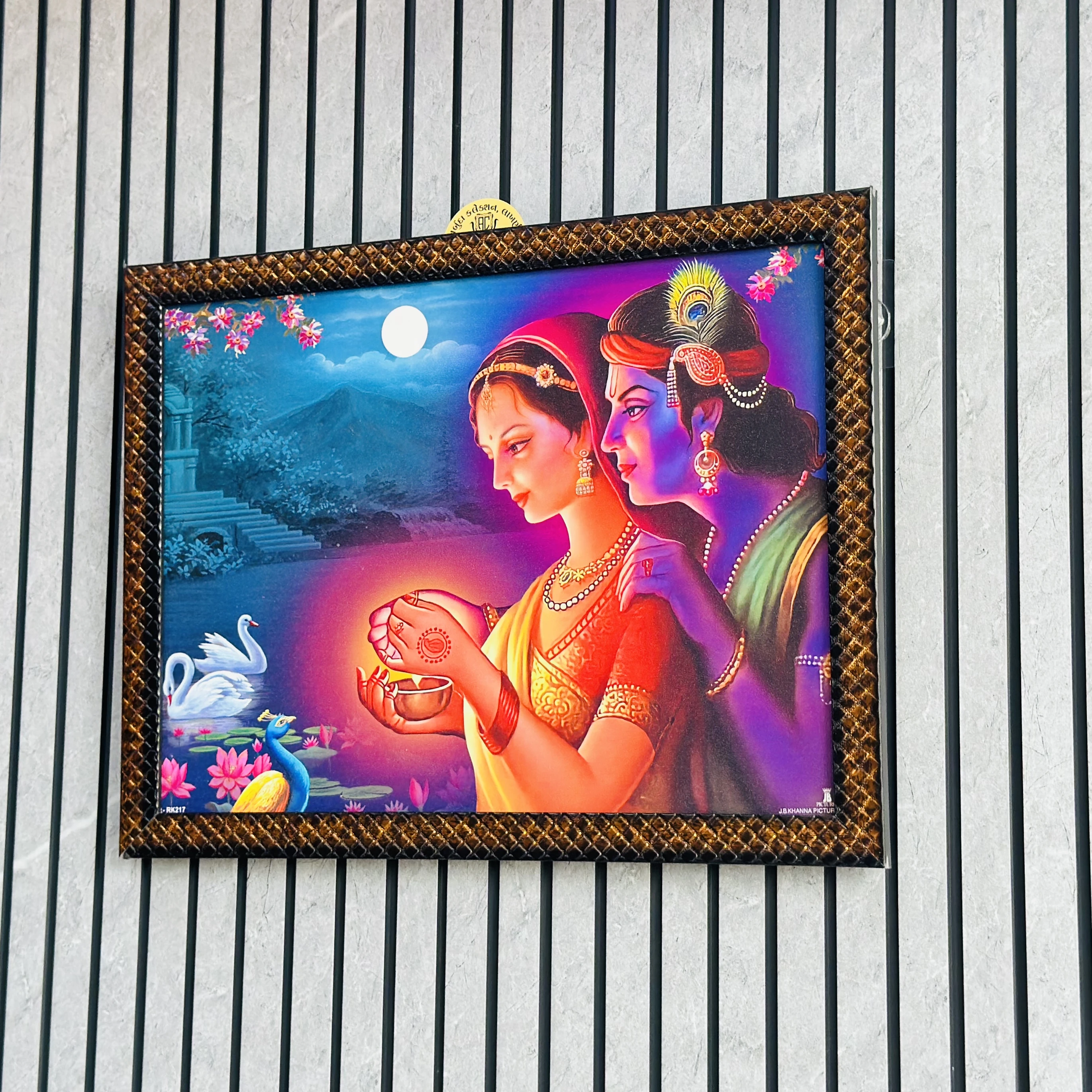 રાધા ક્રિશ્રના વોલ આર્ટ (SKU-8NC5VlL)
