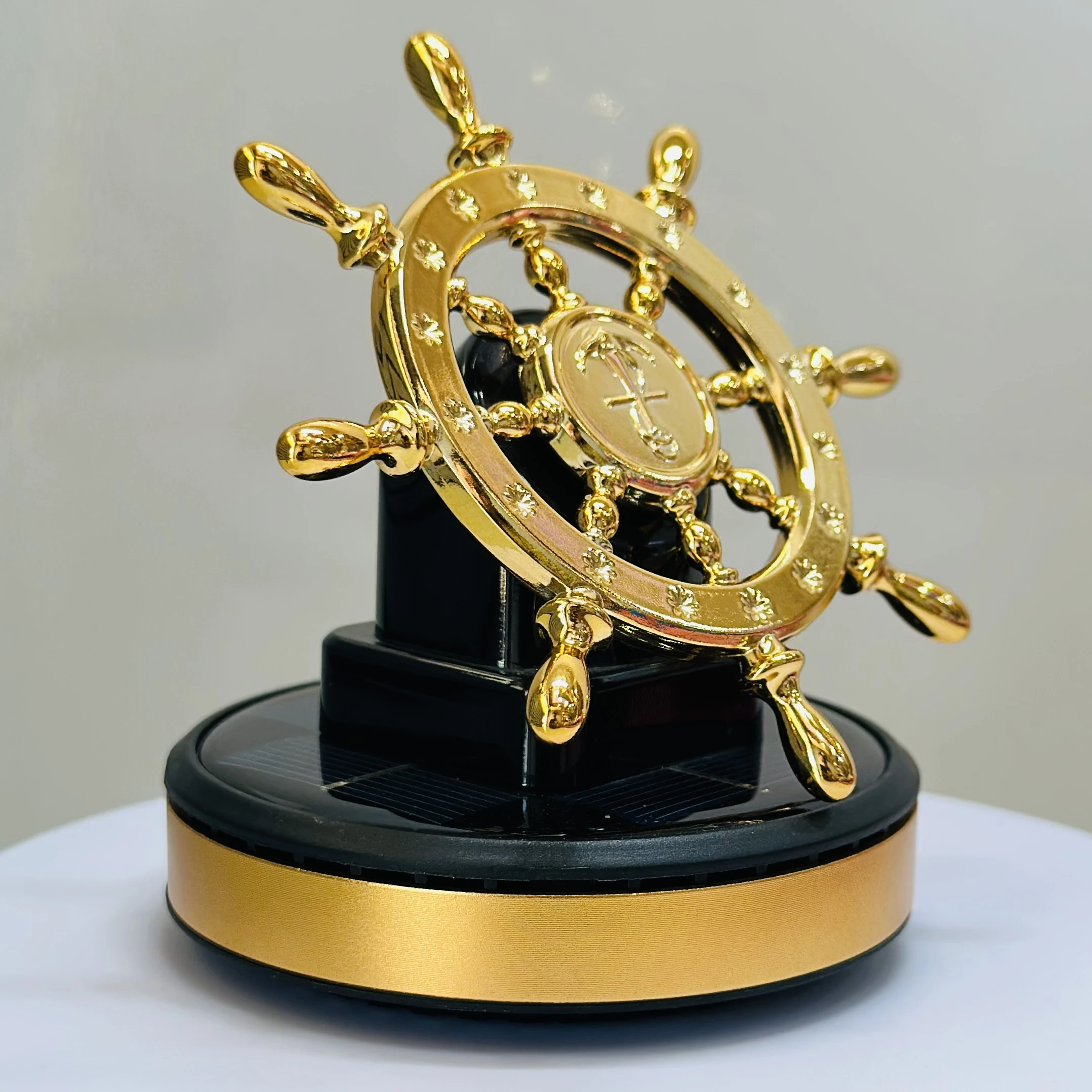 Solar powered ship's steering wheel decoration,