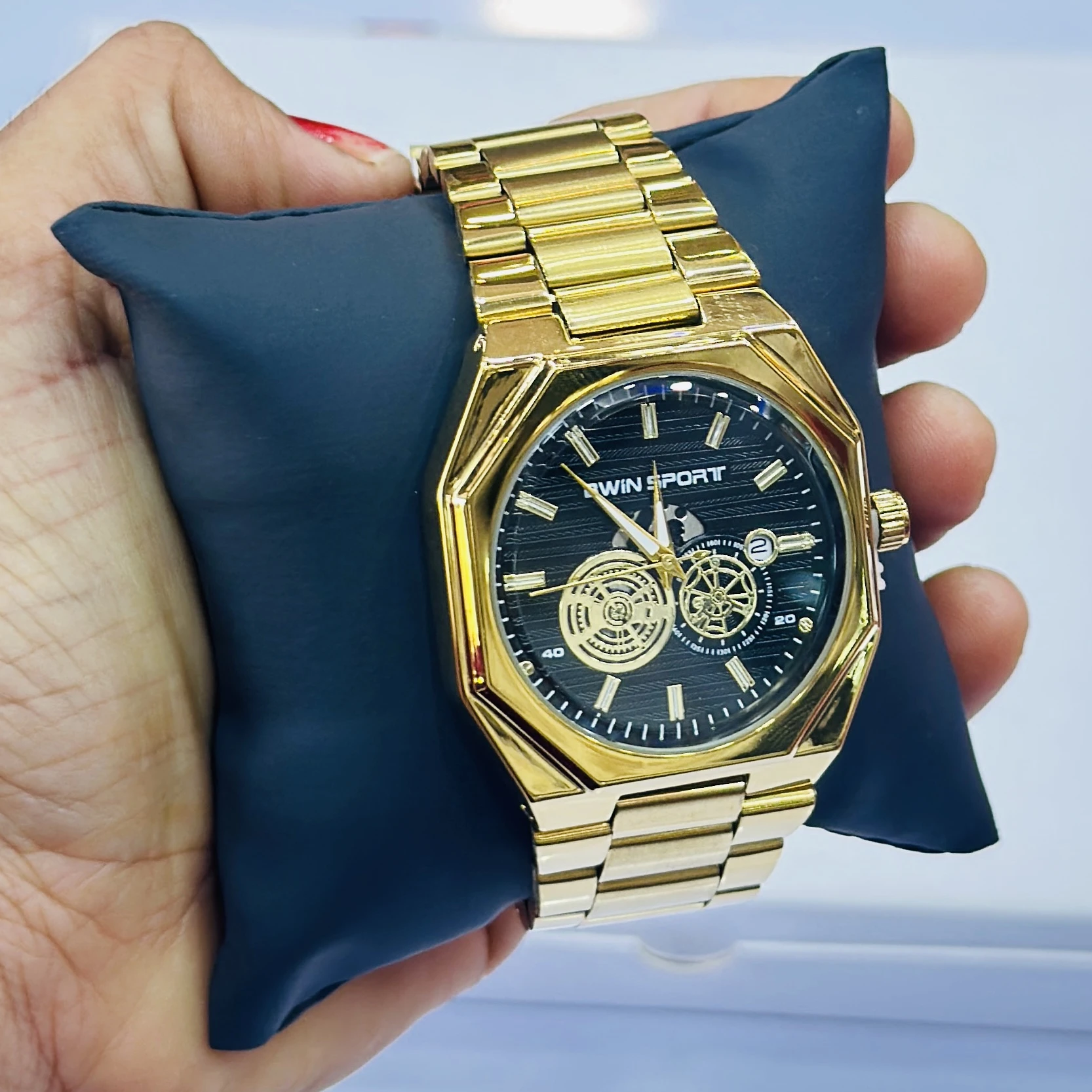 Quartz Analogue Watches