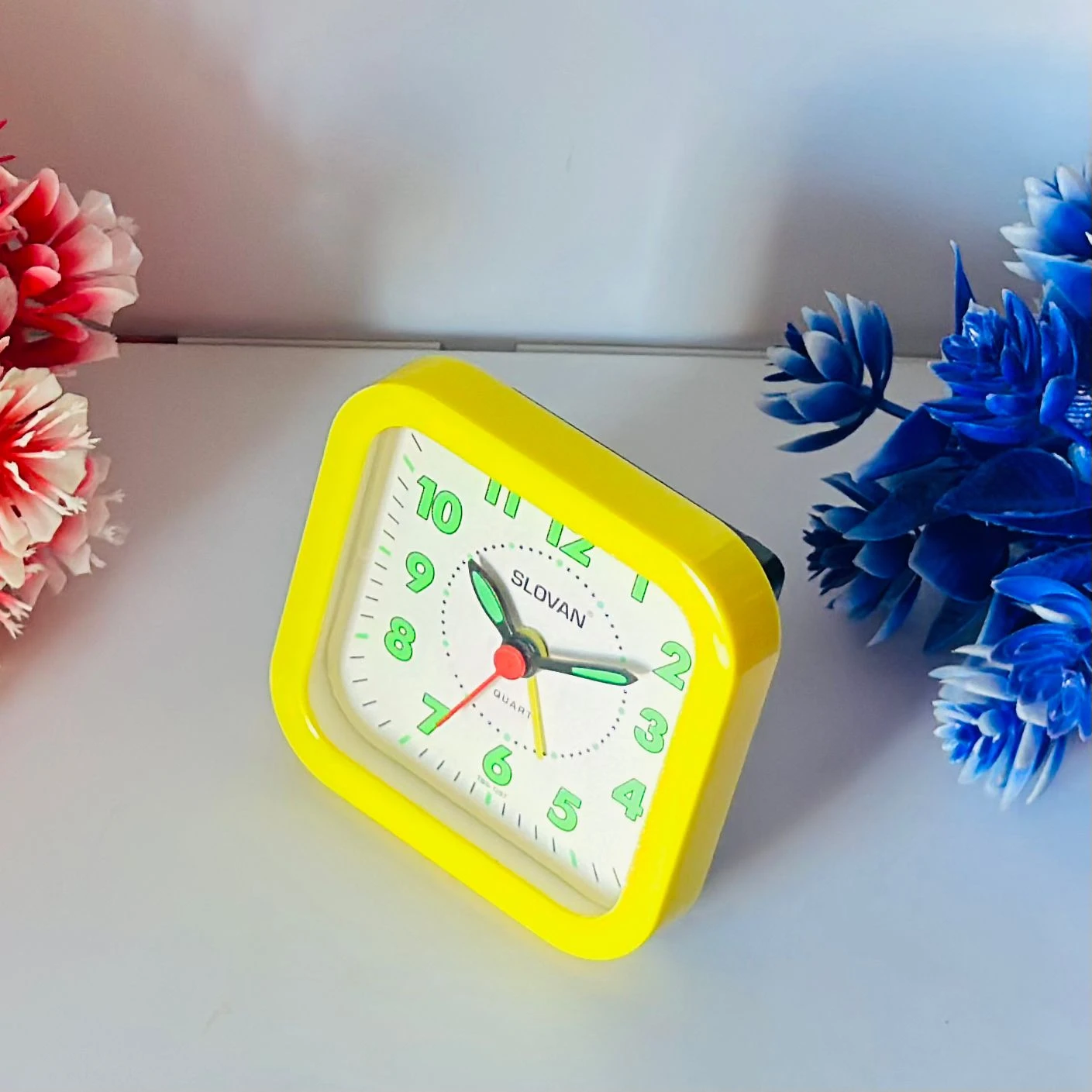 Plastic Beep Table Alarm Clock
