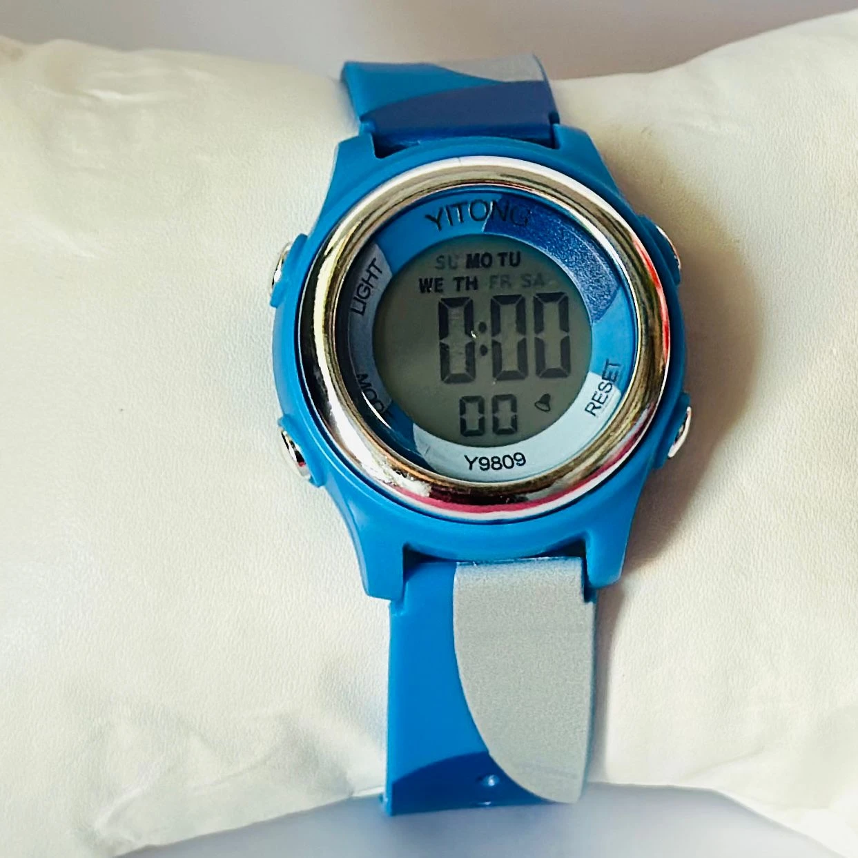 Yitong digital sports watch
