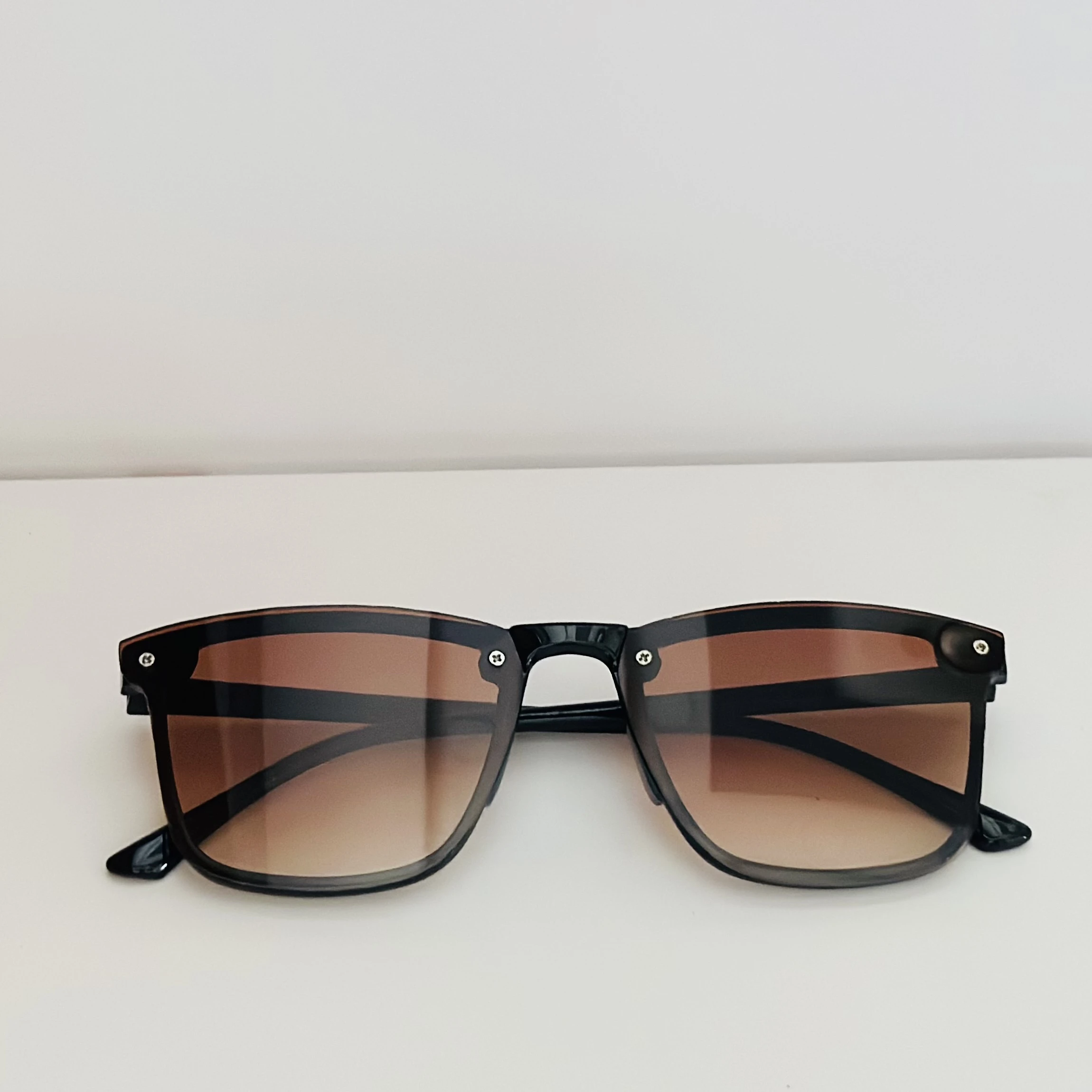 Baleshare Polarised Noon sunglasses.