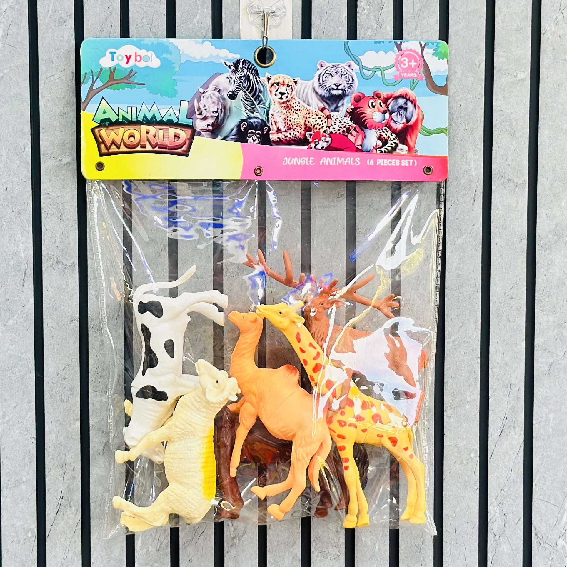 Toy Box Jungle Animals 16 Pieces Set