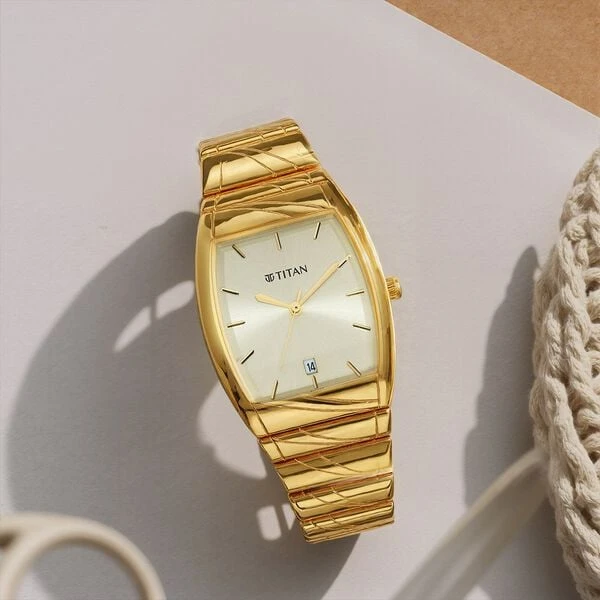 Titan Karishma Quartz Analog with Date Champagne Dial Stainless Steel Strap Watch for Men