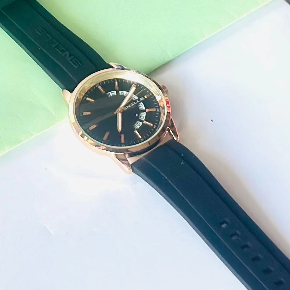 SNILLE Premium Quartz analog watch