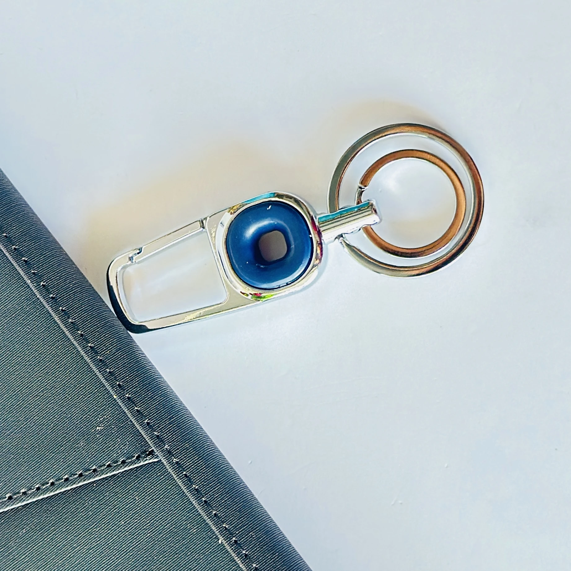 Novelty stylish hook locking silver metal carabiner keychain