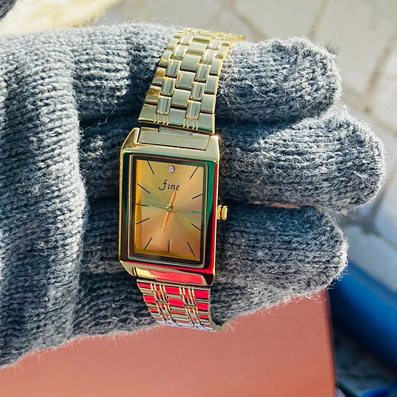 Golden Design analog watch