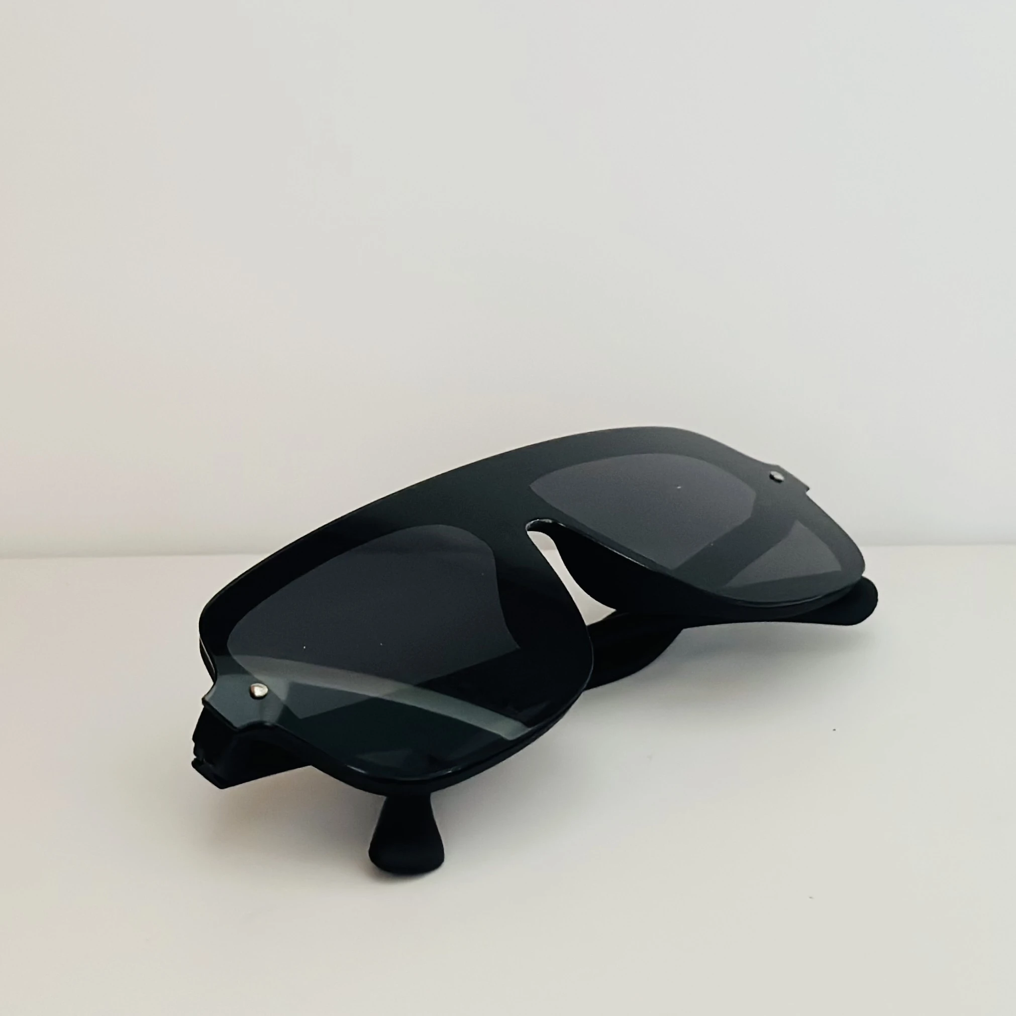 Black aviator sunglasses