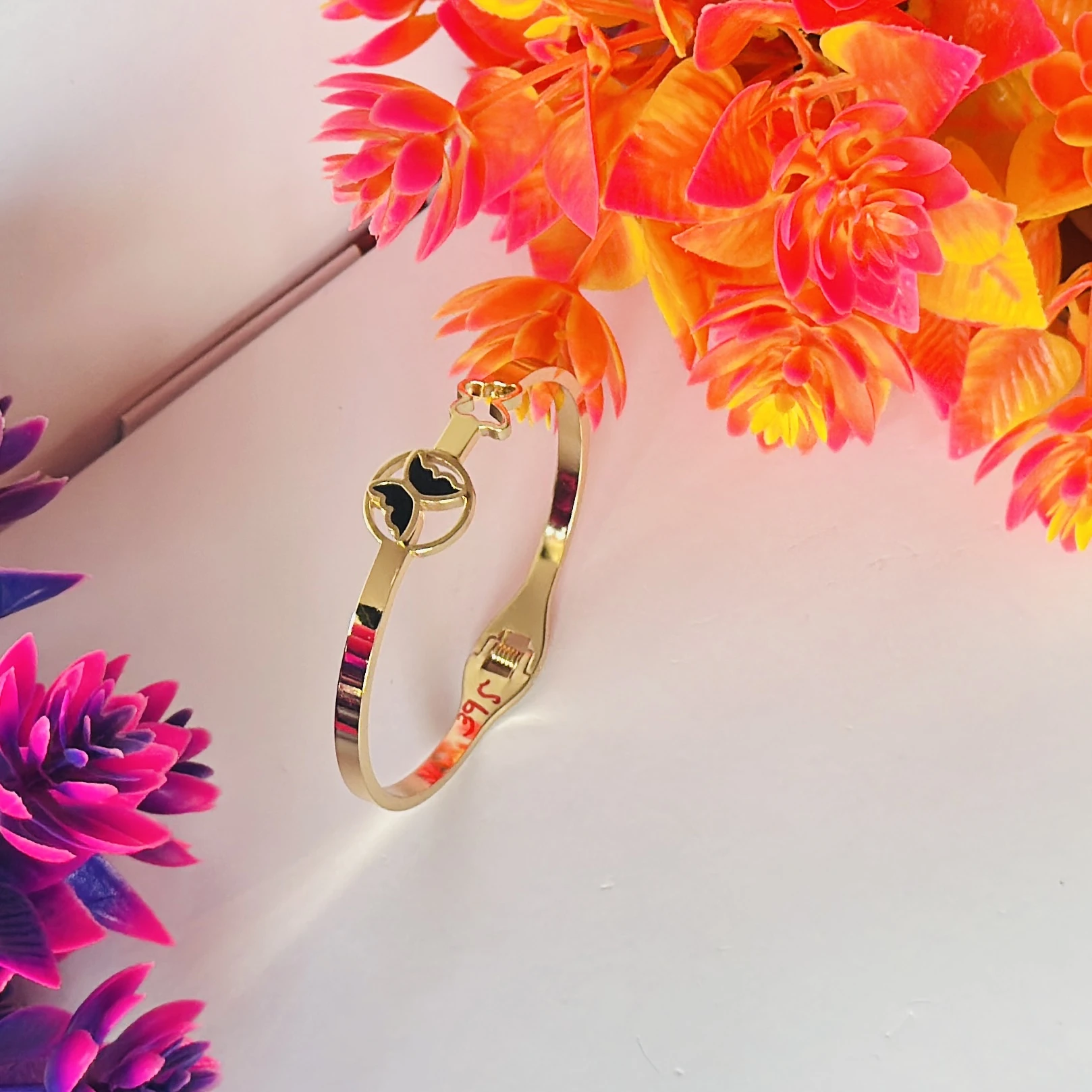 Gold plated stainless steel anti-tarnish bangle bracelet
