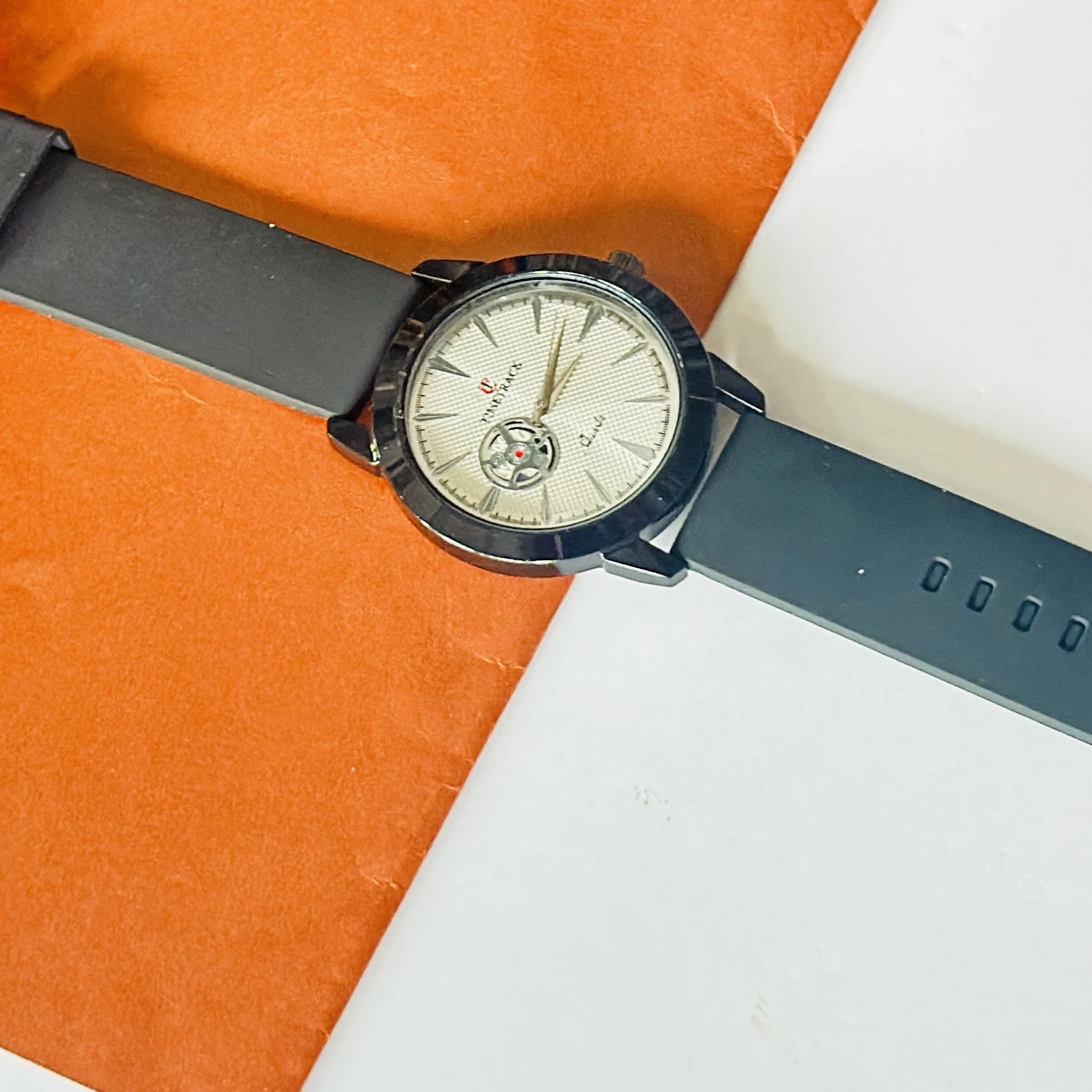Timetrack quartz analog watch