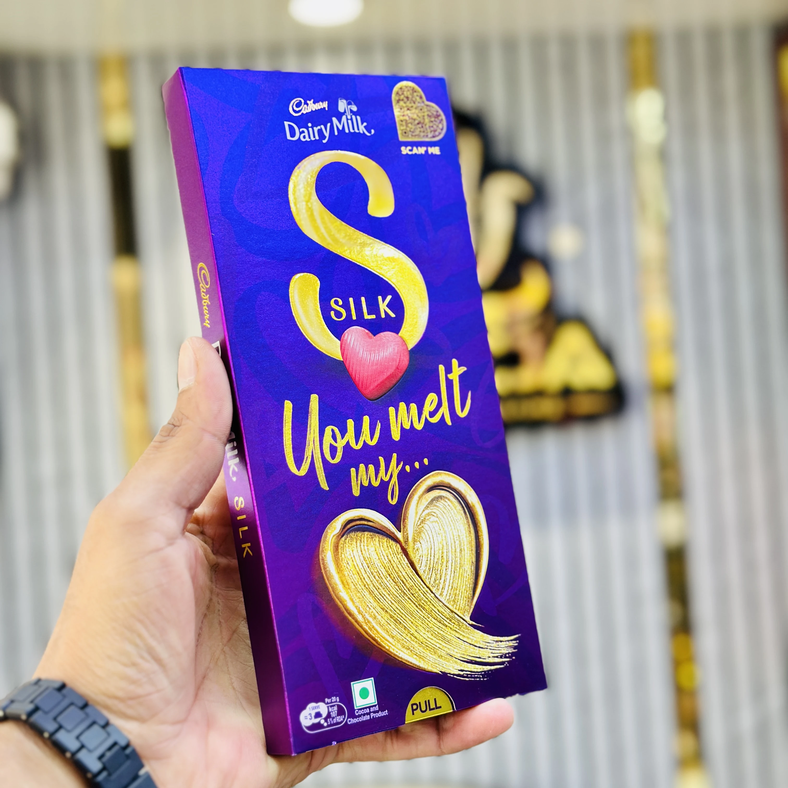 Cadbury Dairy Milk Silk Heart Blush Valentine's Chocolate Bar