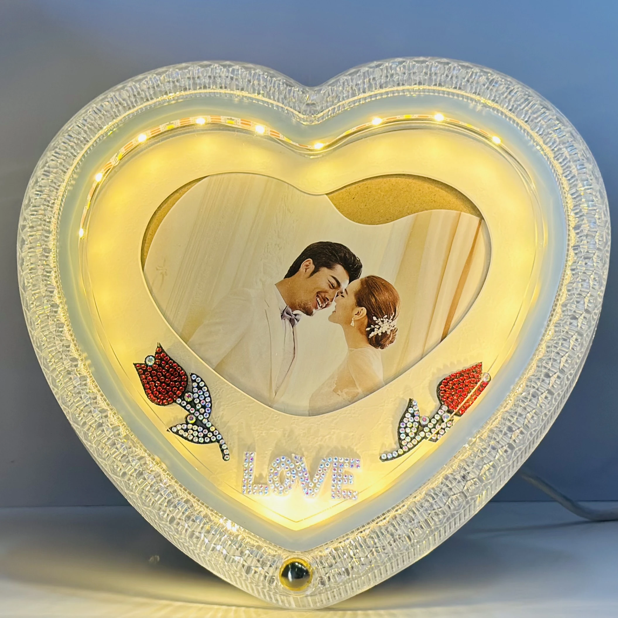 Heart-Shaped LED Photo Frame with Crystal Border(SKU-8TFSTB)