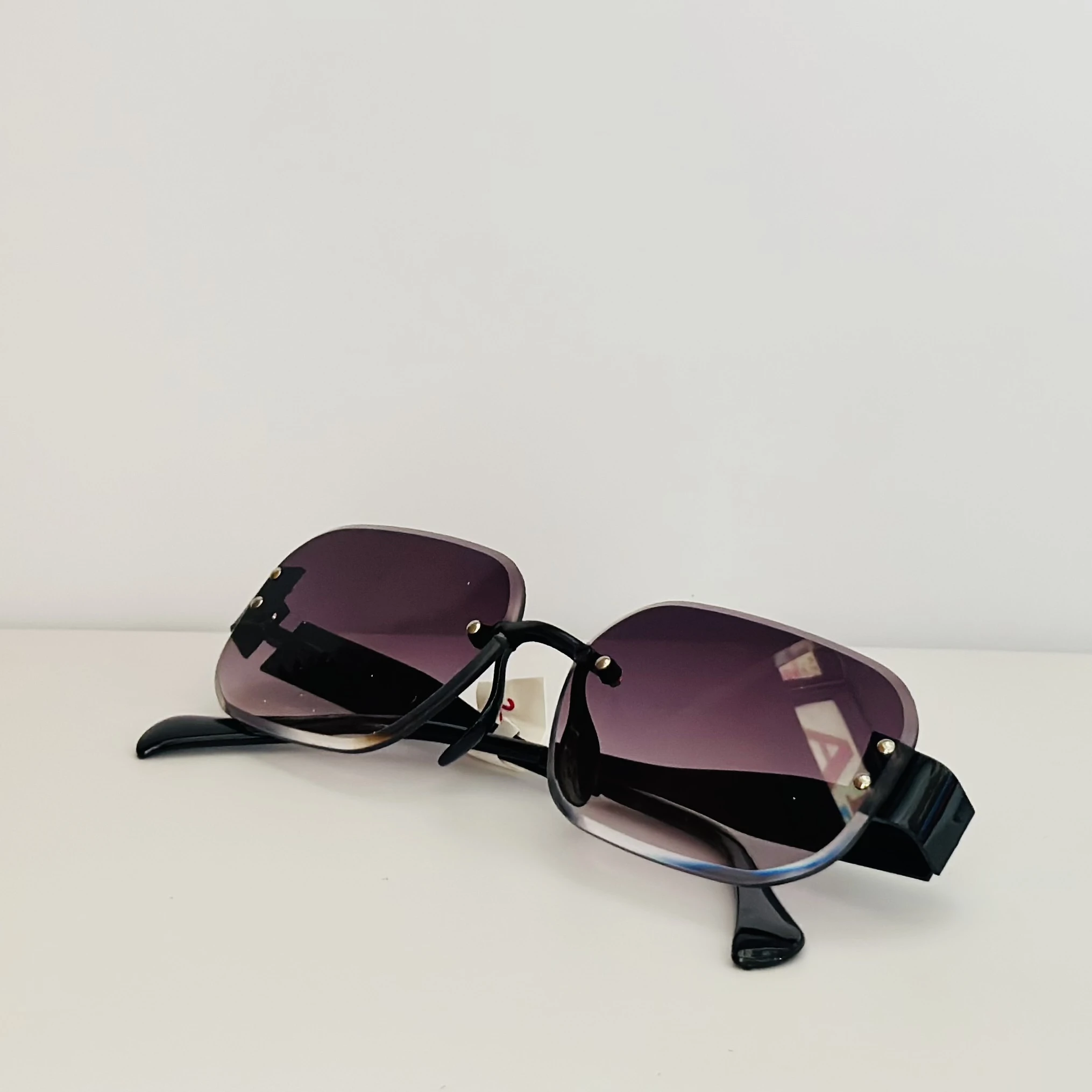 Rimless rectangular sunglasses