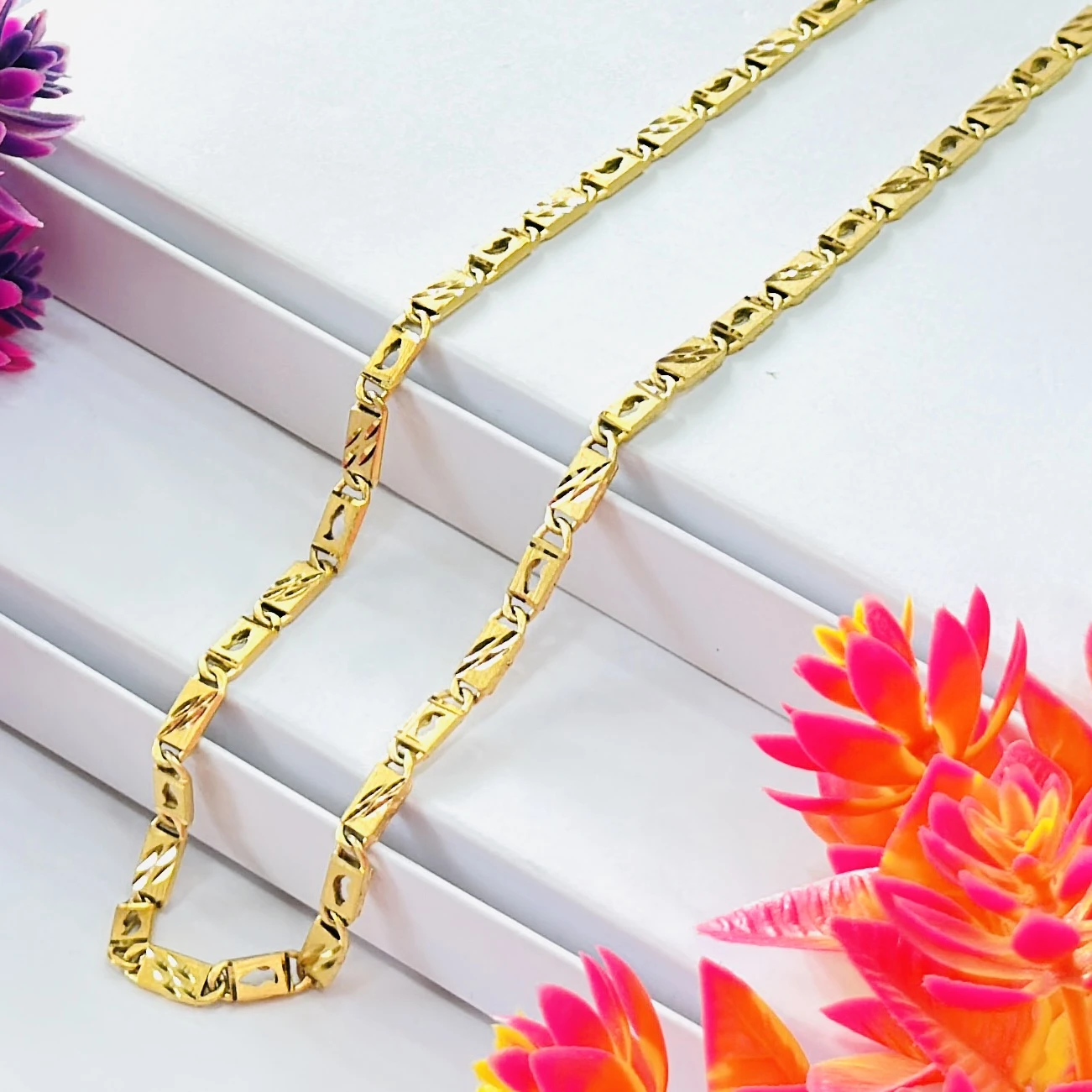 Gold plated "Nawabi" or "biscuit" design chain for men.