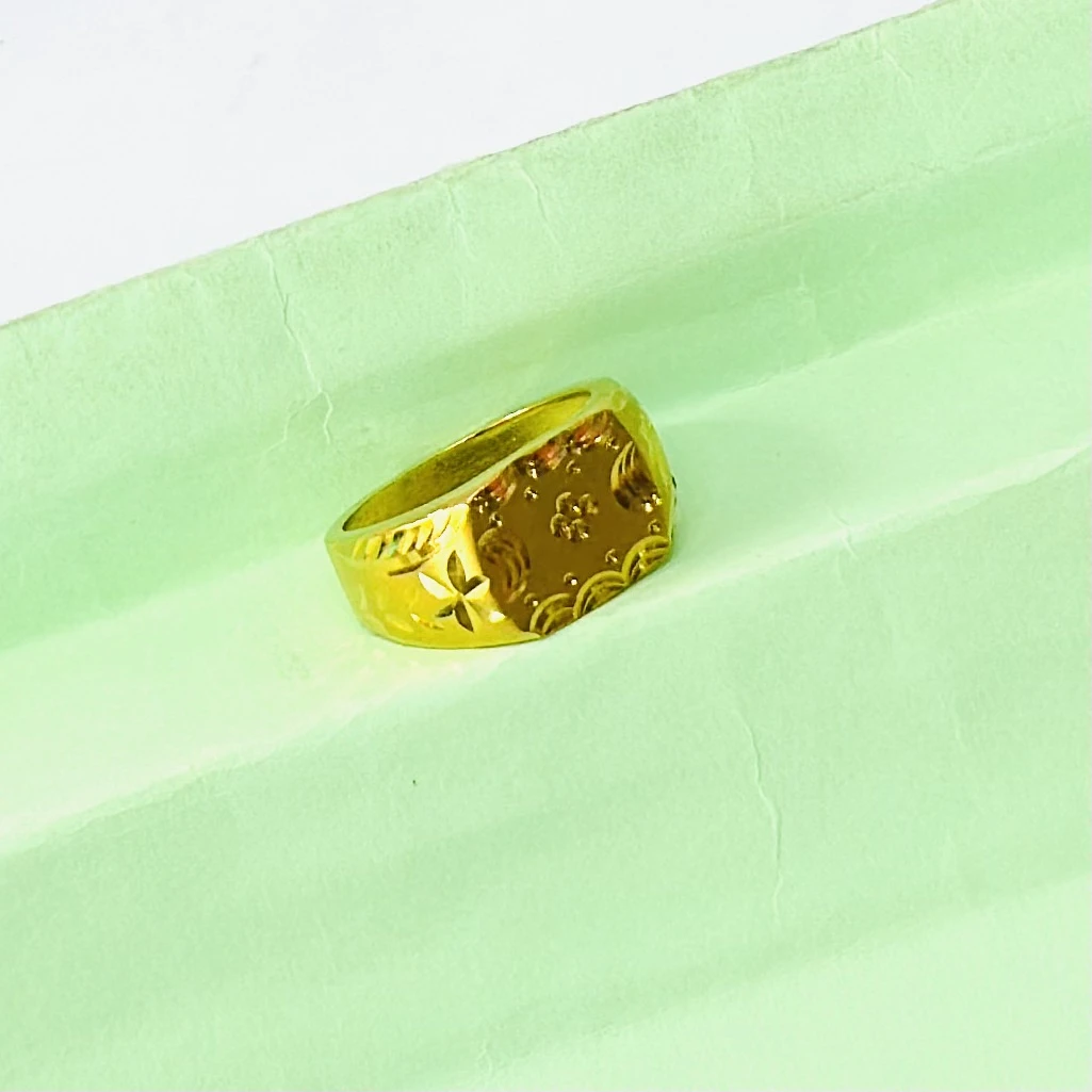 Jewellers 22 kt yellow gold ring for men.