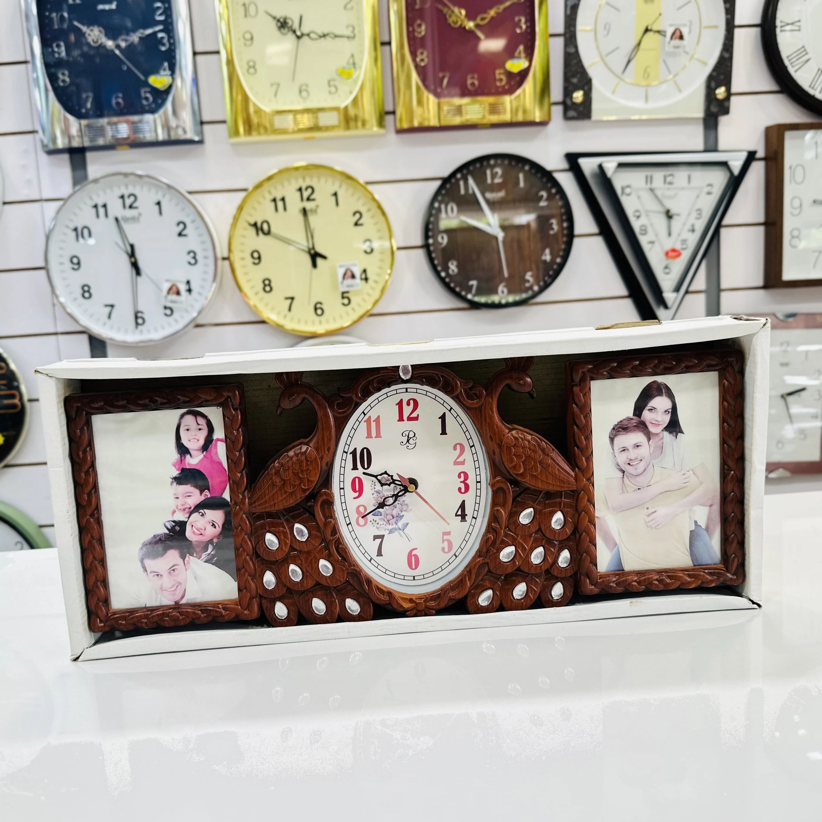 Photo frame with wall clock (SKU-QF5P07)
