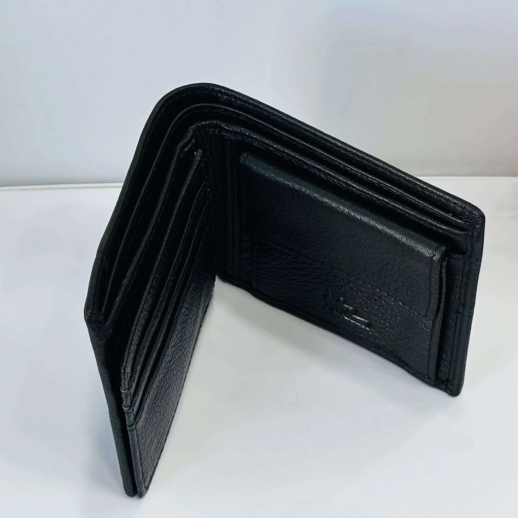 Black leather men's bifold wallet