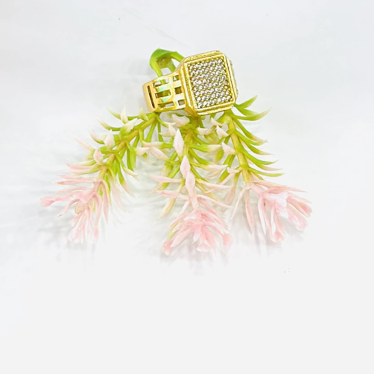 Men’s ring with a detailed square-shaped design