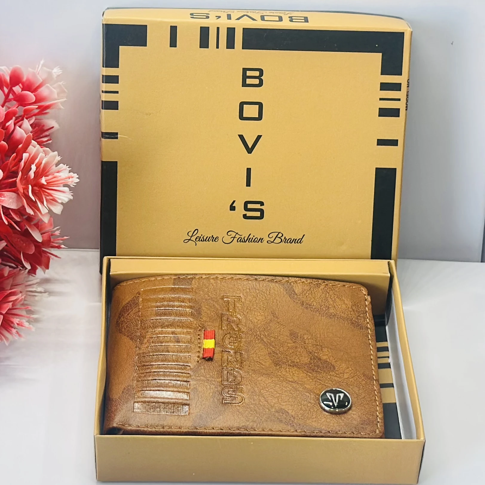 Brown Bovi's men's leather bifold wallet