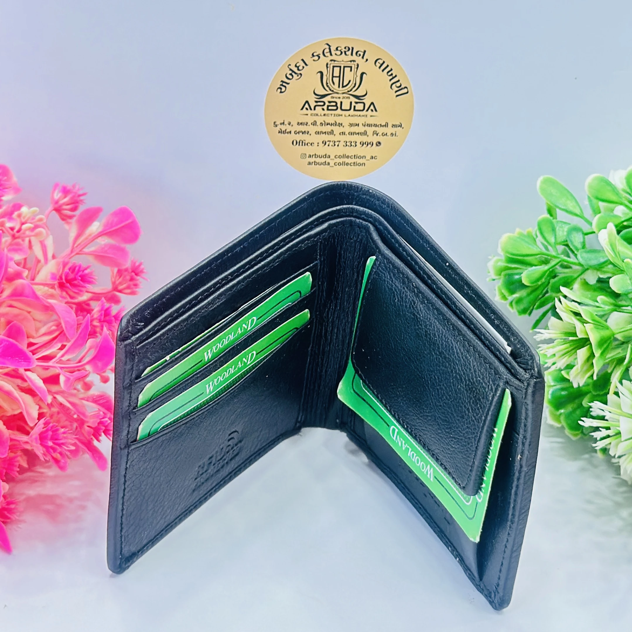 Woodland men's navy leather wallet