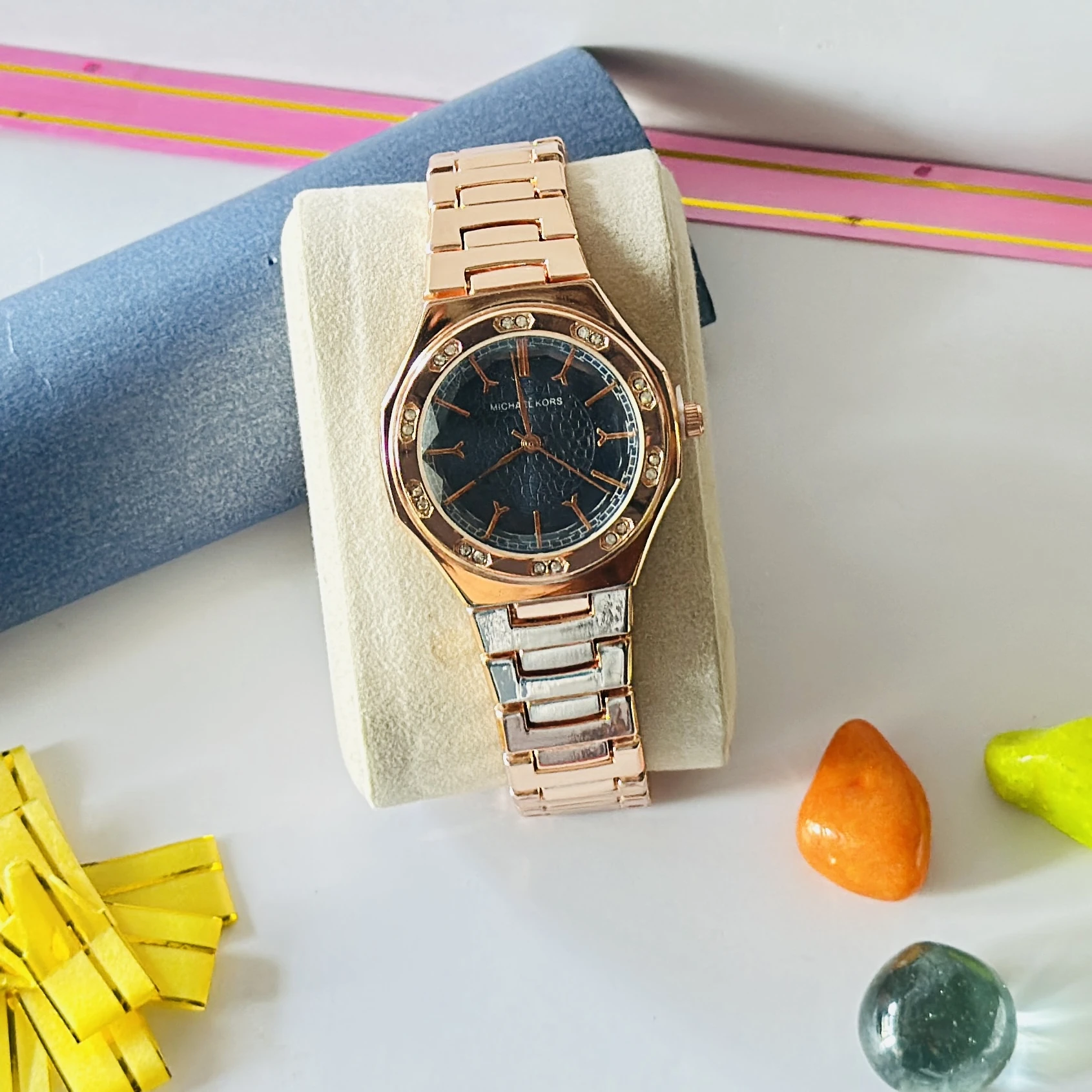 Analogue watch for girls