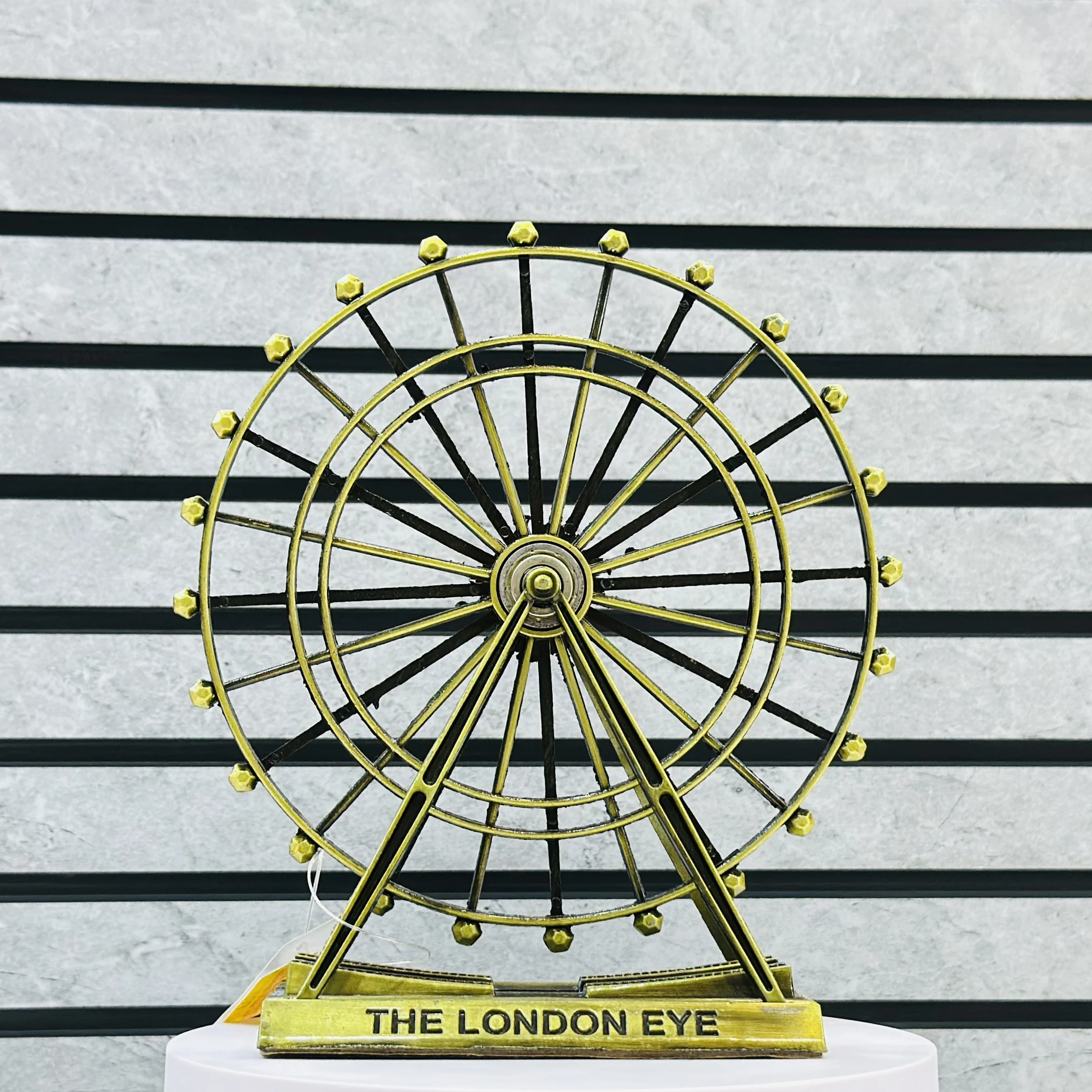London Big Ben Tower and London Eye souvenir showpiece.(SKU-E64UHP)
