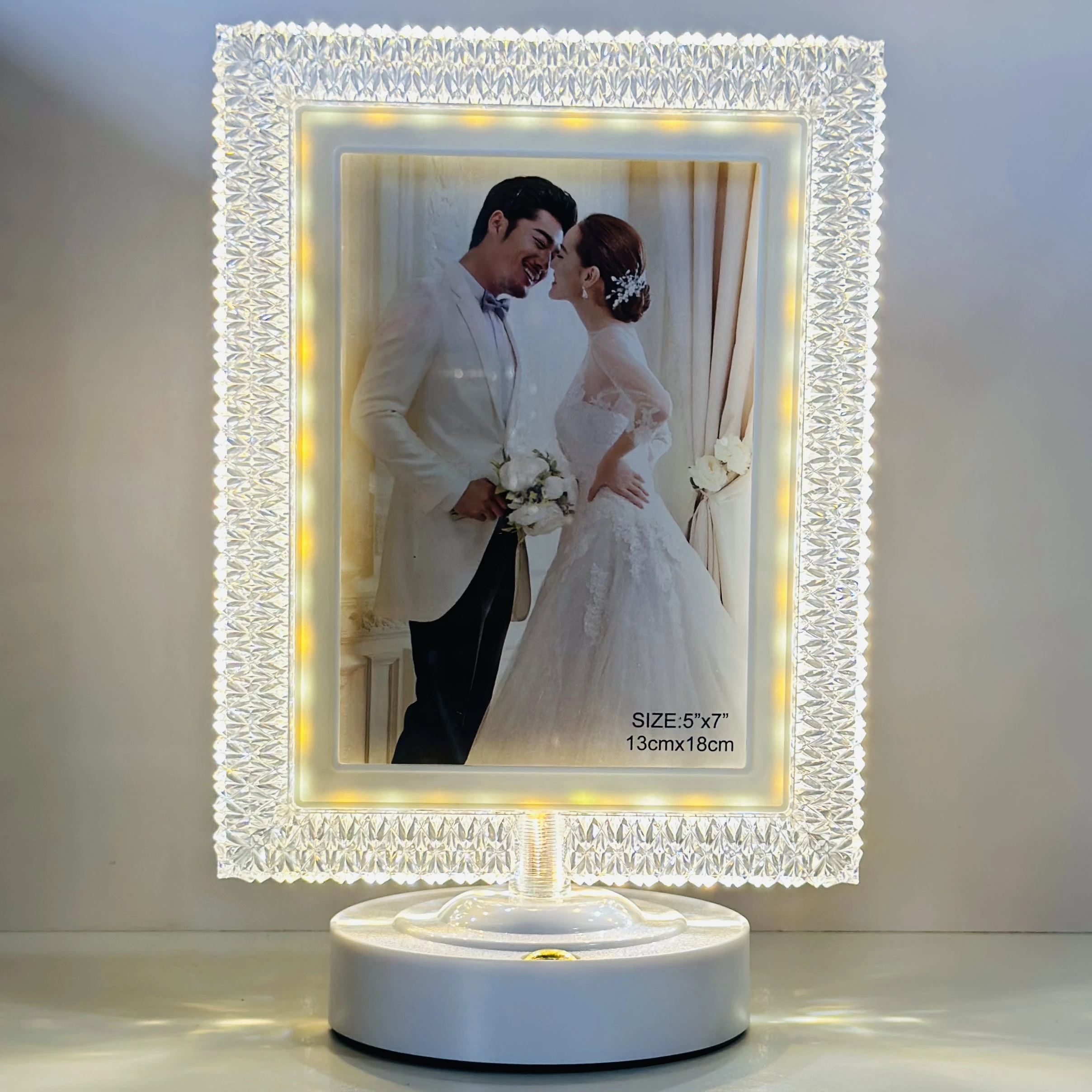 Romantic LED  with Kissing Couple