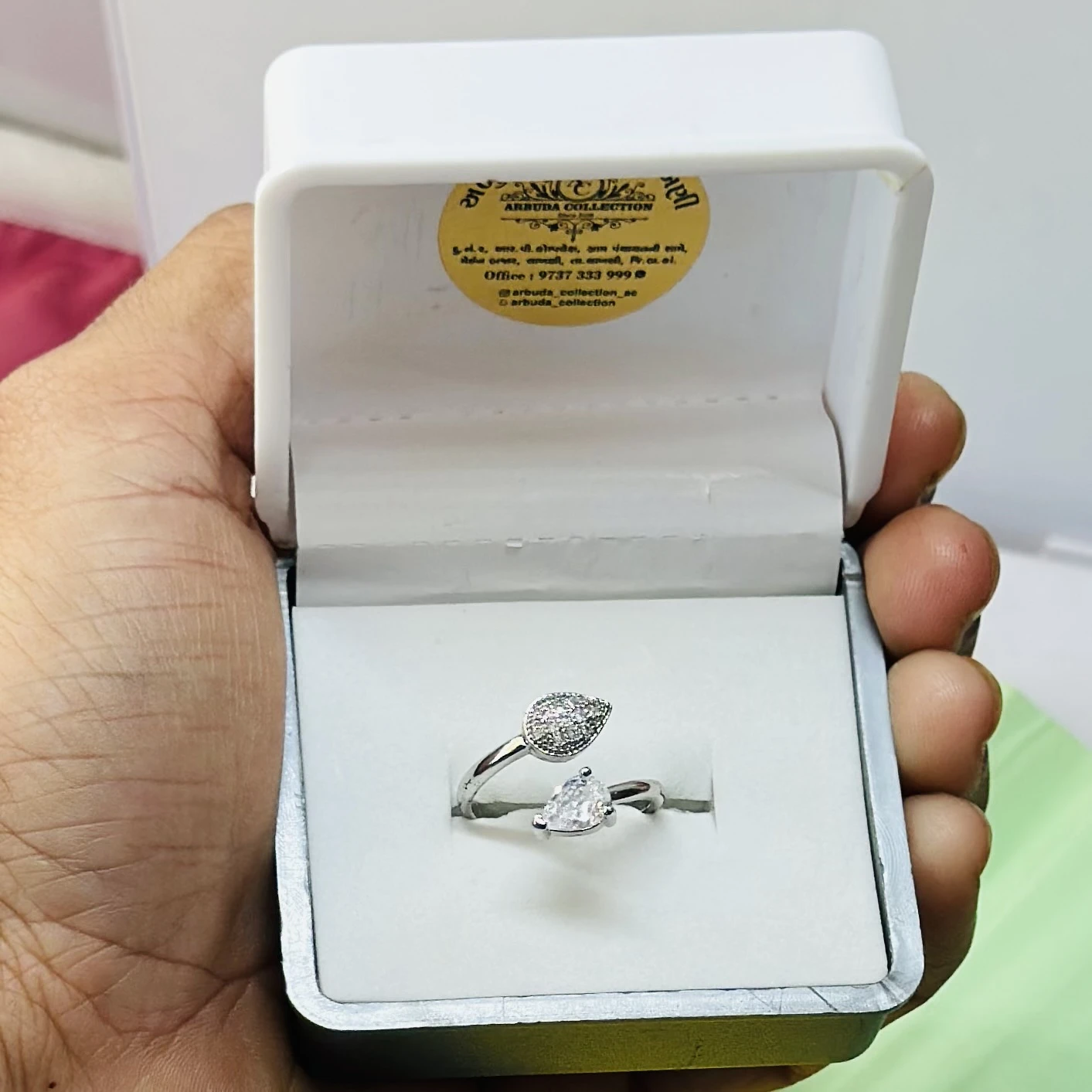 An adjustable cuff ring