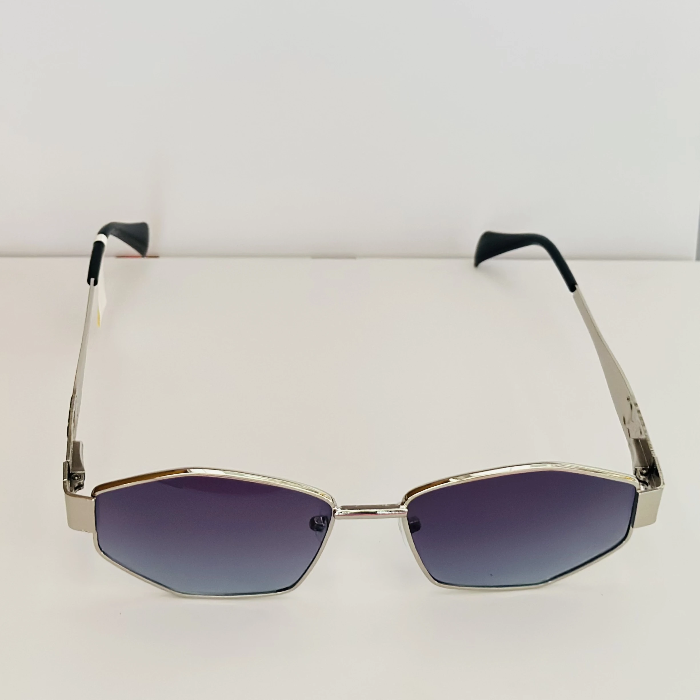Golden metal frame sunglasses