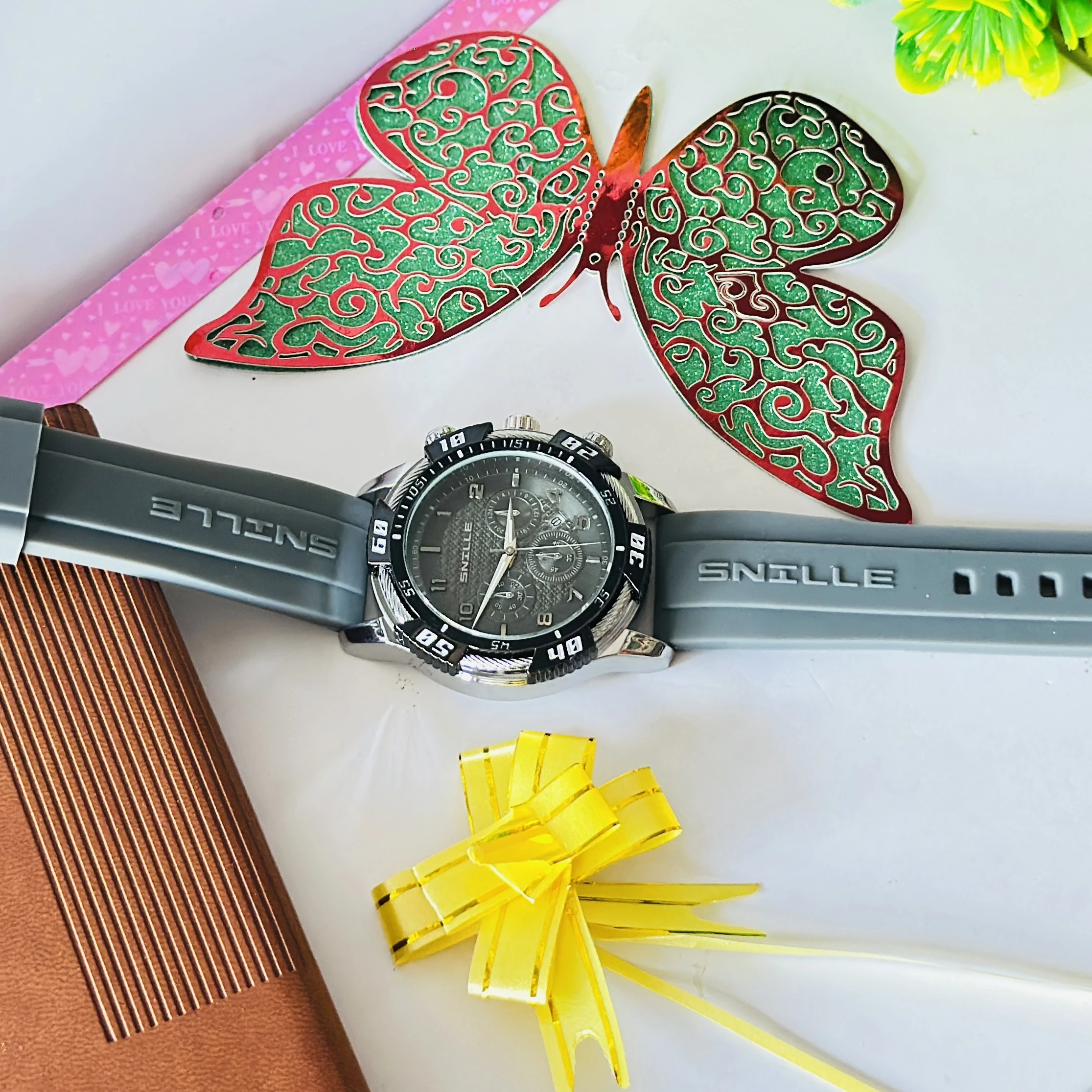 Snille brand analog wristwatch
