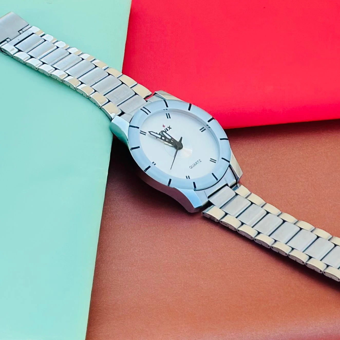 Silver analog watch For man’s