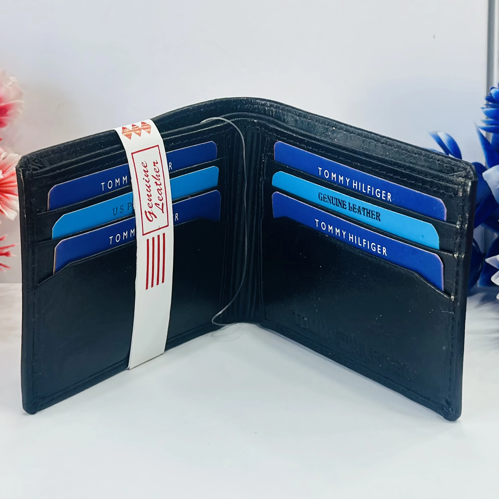 Tommy Hilfiger Men's Slim Leather Bifold Wallet
