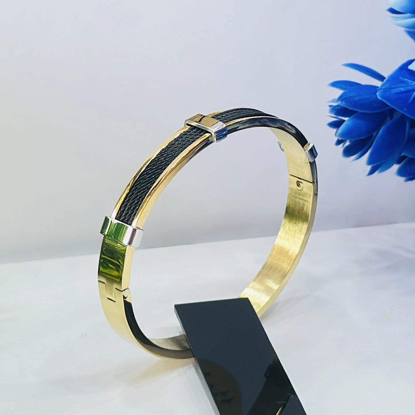 Black fancy kada
